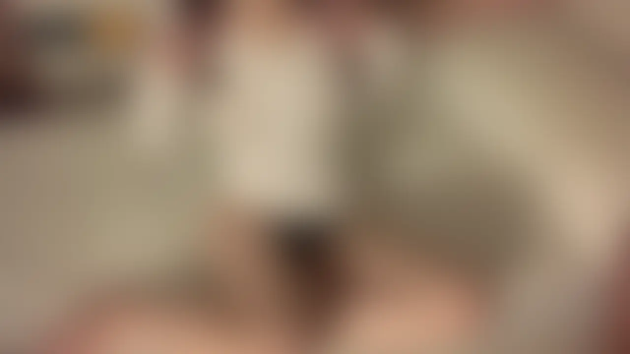 久しぶりのおもちゃプレイで全身ビクビク…💦
彼におもちゃとちんちんを交互に入れられて、気づいたら潮が止まらないほどイッてました💧💧
奥をガン突きされて、何度も痙攣しながら絶頂…
おもちゃも好きだけど、やっぱりおちんちんの奥まで届く感覚がいちばん好き。
ーーーーーーーーーー
■動画内容
・おもちゃ責め
・おっぱいなめ
・手マン潮吹き
・クンニ
・フェラチオ
・バック、正常位
・ハメ潮 (2/2)