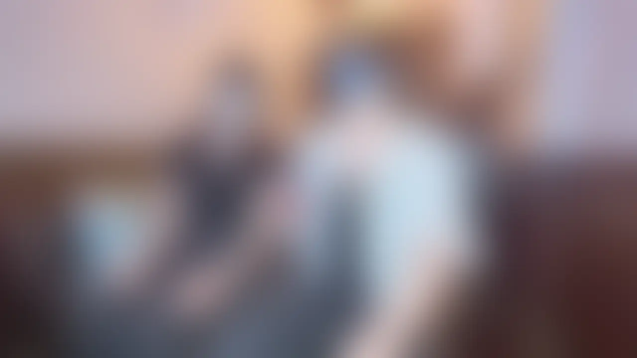 Hカップお姉さんとCカップ彼女のレズビアン

最初は身体触り合ったりキスしたりイチャイチャしてたのにお姉さんのクンニでオホ声出しちゃうまでに。

最後は巨乳お姉さんになすすべなく中イキさせられちゃう彼女がエロ過ぎた (2/2)