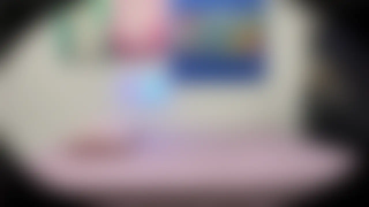こんばんは 都内のアラフォーぽっちゃりおじさんです 大のデリヘル好きでお恥ずかしながら素人童貞です
貧乏で中々裏オプションはできませんが頑張って稼いで裏オプションをみなさんに届けられるようにします
デリヘルを呼んだ後のカメラで撮って後で見るのが大好きです
今回の譲は(はるかさん) 人妻店だったんですが…めちゃくちゃ良かったです!
まず本当に美人です!元グラビアモデルとパネルに書いてありましたが大抵嘘なんですがもう本当にそうでした!美人で胸もGカップあるみたいで技も最高でした
裸でベットに行くと濃厚なキスから始まります キスもめちゃくちゃ上手いです 乳首舐め手こきをしてもらいますが手こきとかも味わったことないくらい気持ち良くて乳首舐めも最高です
そしてフェラが非常にやばかったです!喉の奥まで咥えて僕のアソコが全部なくなるくらい咥えちゃいます
圧巻はめちゃくちゃ柔らかい巨乳のパイズリ もう出ちゃいそうになります
そしてアナル舐め!これはもう無理でした さすが人妻で元グラビアアイドル たまりません そして…まさかの裏オプがあるなんて…
上から生で挿入 気持ち良すぎる 思わず大声で喘いじゃいました
騎乗位の腰遣いや乳首舐め手コキ Gカップを揺らしながら動いてくれてもうすぐイキそうになりました 何とか耐えて最後は正常位でイきました (2/2)