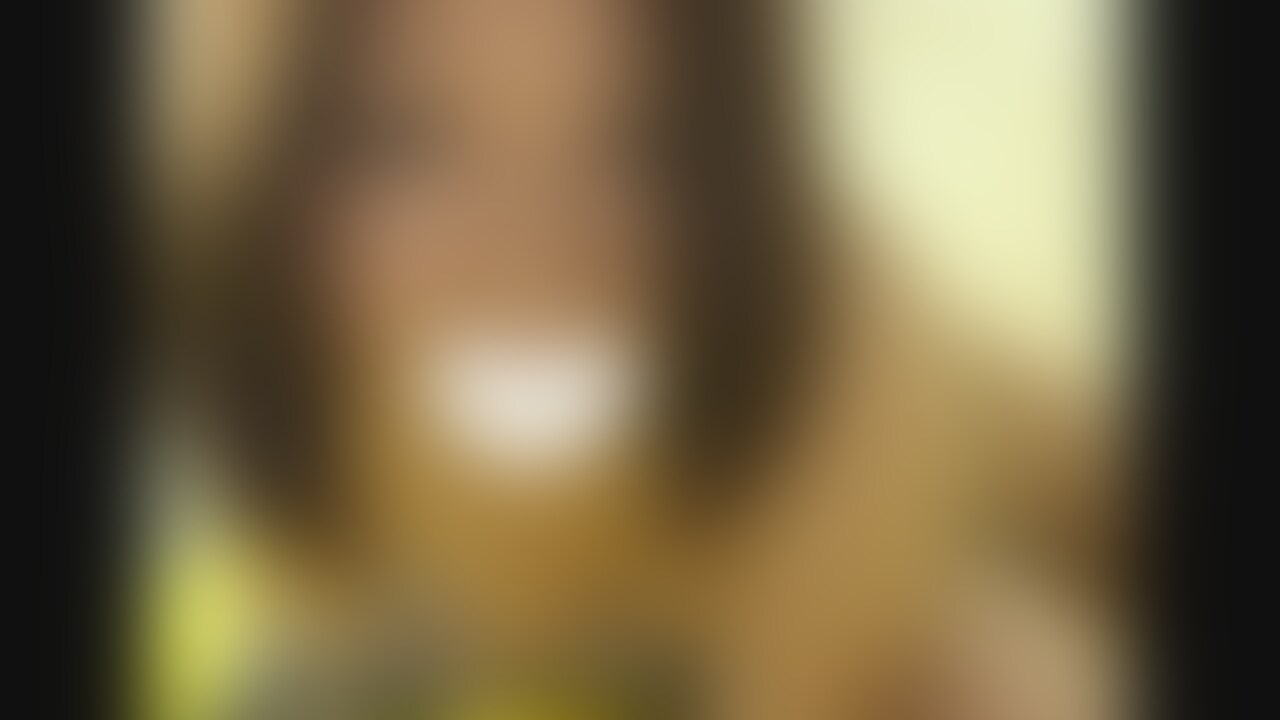ムチムチボディで巨乳
21歳のお○○○さんのオナニーです
オナニーで気持ち良くなると
腰を振ったりしてイクー
Hなオナニーをします♡ (2/2)