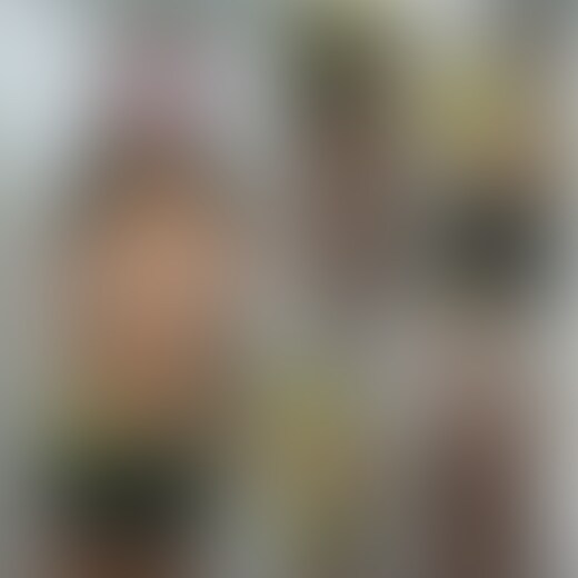 これは更衣室の中に仕掛けられたカメラの禁断映像になります！

撮影されているとは全く思わず無防備に制服を脱いでいきます。
制服の下はかわいらしい清楚な感じの純白の下着を付けておりました。
ブラジャーから零れ落ちそうになっている巨乳の谷間がたまりません。
コスプレを確認してからブラジャーを外すと、形の良い美巨乳が丸見えになってしまいました！
プリンと上向きに尖る重力を感じさせないおっぱいですね。
タイトなコスプレに頑張っておっぱいを収納しています。

続いてレースクイーンのコスプレにも着替えてもらった後はついに水着へのお着がえでです。
まずは上のコスプレを脱いで美巨乳をさらけ出して紐の小さな水着を付けていきます。
大きなおっぱいと対照的な小さな水着が最高に映えてますね。
上の水着を着てからパンティを脱いでキレイに処理されたおまんまんを見せつけてくれます。
健康的で引き締まった美巨乳のスーパーボディに大興奮してしまいます。 (2/2)