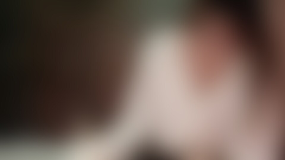自分から黒タイツビリビリに破って隙間からおちんちん使って勝手にオナニー♡
主観バージョンっっ

カメラ近すぎて顔バレバレ…
身バレしちゃうかもだけど
美味しそうに食べてる顔みてほしいな///

タイツ破かれるのも
自分から我慢できなくて破くのも
どっちも興奮しちゃう♡

痴女になっちゃった
みたいでドキドキするね…

個室に入ったら脱ぐ時間ももったいないよねっ
男の子は勝手に興奮してディルドになーれっっ (2/2)