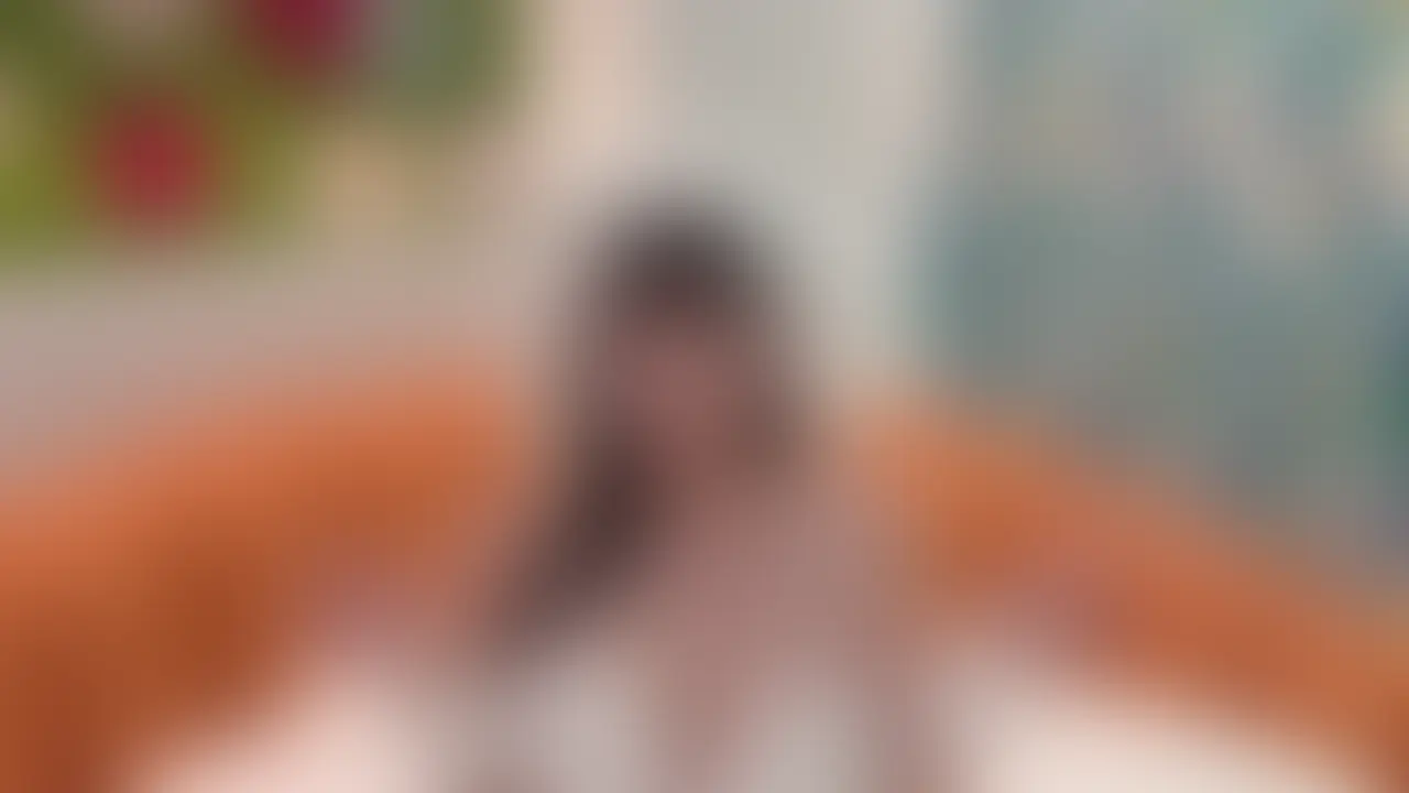 色白爆乳×ドエロうさぎコスで理性崩壊。我慢ゼロの即ハメ展開で最後には腹出しフィニッシュで…。 (2/2)
