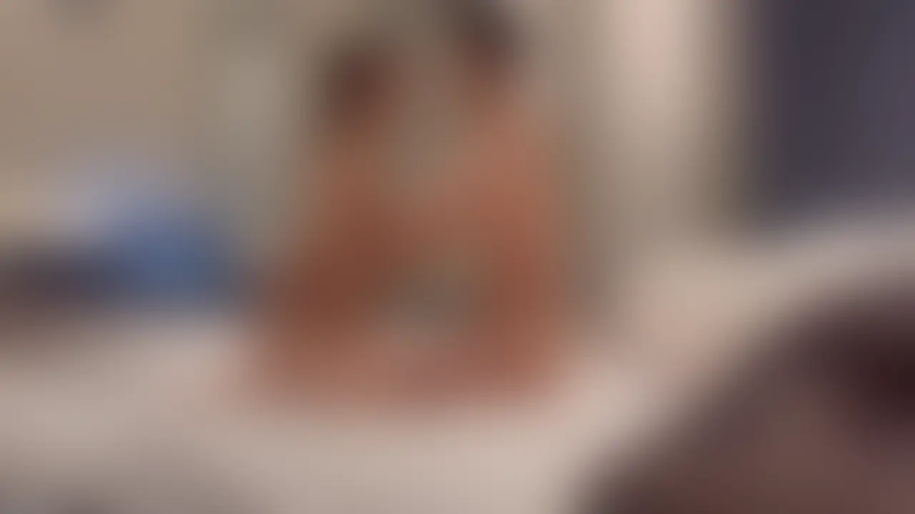 【長編】過去一大きいフォロワーさんにめちゃくちゃにイかされて…
今までで一番激しく犯されて、頭が真っ白になるほど何度もイってしまいました🫣

ピル飲んでなかったのに…
興奮のあまり「中に出して」って自分から懇願しちゃった🥺

妊娠したらどうしよう…🤰💦

旦那には絶対に言えない、狂ったような連続絶頂…
最後まで見て、誰にも見せられない私の痴態を独り占めしてください♡ (2/2)
