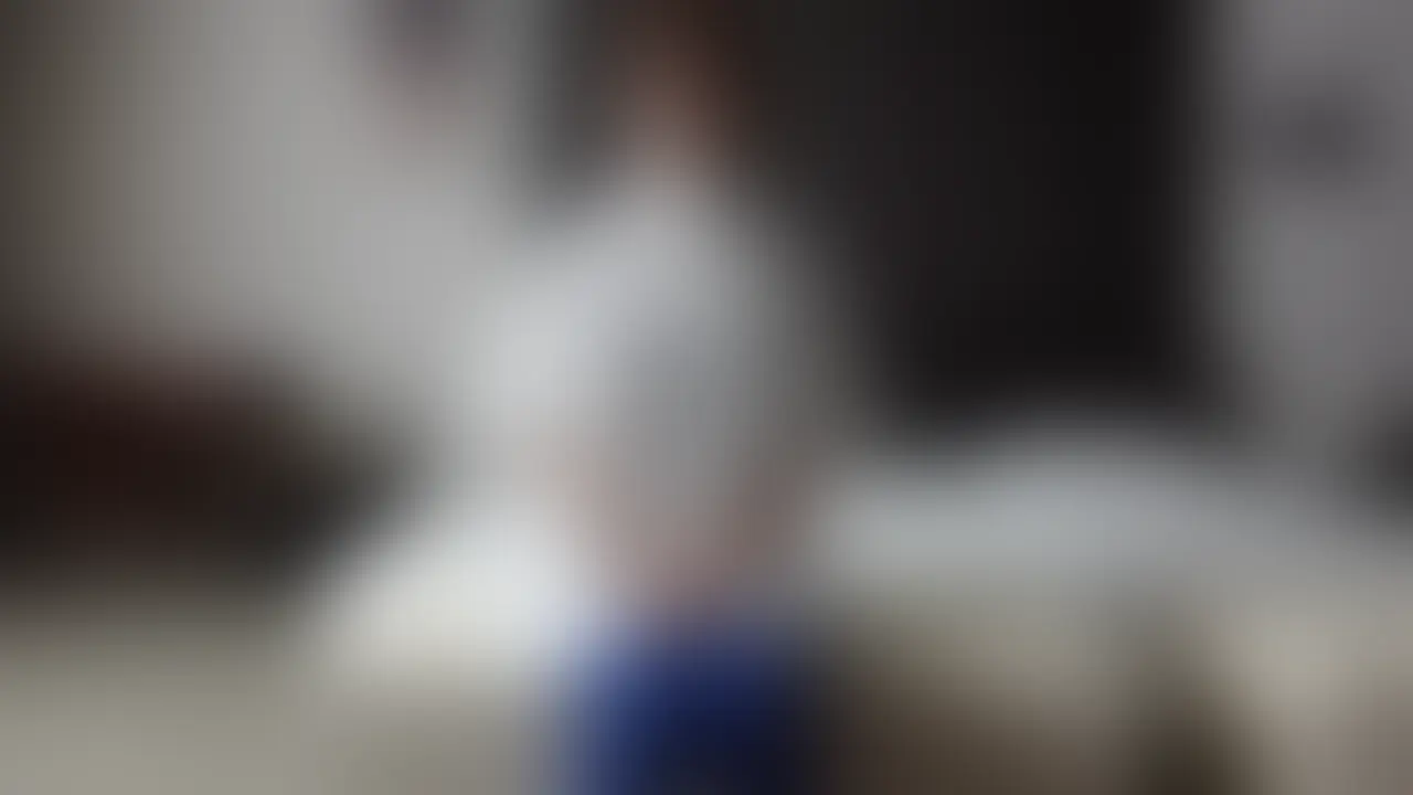 *動画では顔出ししています🥰
【匿名度AA:トップシークレット!】デパート美容部員@丸の内/喉奥バコ責め/鼻水垂らして嬉し鳴き/意識朦朧/喉まんこ鬼締めイラマ/喉直ザーメンぶっかけ脳バグごっくん
喉でチ●ポを感じたい💕
こんにちは、ど素人ポルノ@麗子です。
今回のAVごっこは、
丸の内にある百貨店で美容部員💄の
お仕事をしている
お友達のWちゃんのえち動画🔞です。
お人形さんみたい👸✨
という表現は彼女のためにあるような
ツヤツヤのお肌✨と大きな瞳👀が印象的で
由緒正しい女子大も卒業されてる
お淑やかな若奥さま。
ただエッチになると途端に
豹変しちゃう変態どすけべちゃん💗
だっていうことは
こちらをご覧いただければ
イヤというほどご理解いただけると
思うんですけど📱
https://myfans.jp/account/posts/c5bda7df-ddaf-42f2-8d48-54d387d6cb50
↑【匿名度AA:トップシークレット!】丸の内にある有名デパート1F・化粧品売り場の美容部員が昼間の凛々しさから豹変するイキ潮びしゃびしゃ精飲セックス
そんな彼女にプレイしてもらったのは…
これから始まるスロート責めに先立ち、
「緊張してる。エヘヘ…」と肩に力が入りつつも笑顔を浮かべるWちゃんです。
カメラの前に座ると様子見の指フェラ👄👈からスタート。
後頭部を固定されて容赦のない喉奥責めに早くも涙🥹を浮かべてしまい、
さらに首絞め、セルフ指イラマまで飛び出せば鼻水まで垂れ流してしまい顔中グチャグチャに。
そしてクライマックスは、女性の手で二握り半はあるかと思われる巨大肉棒による喉奥づき。
容赦のないイラマチオによって涙🥹とヨダレ🤤、鼻水で汚れまくると限界😵を迎えるのでした。 (2/2)