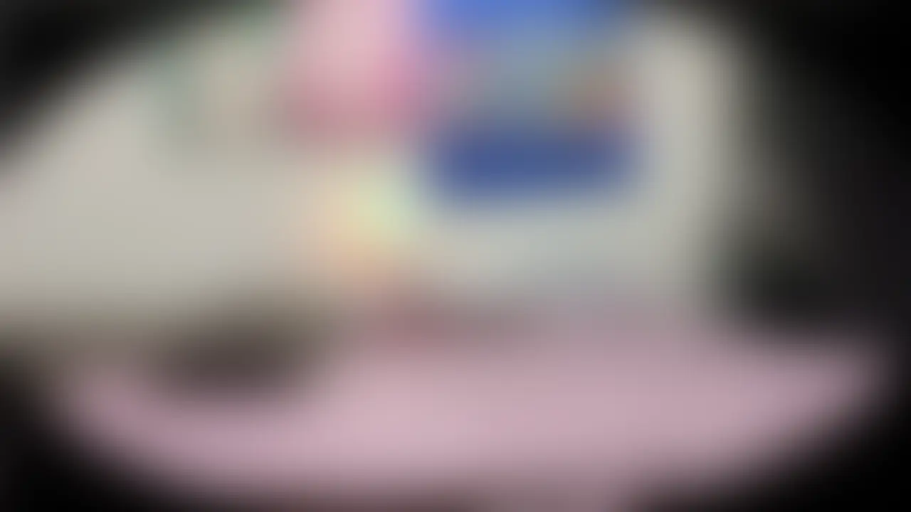 【実録】深夜のデリヘル嬢密着ファイル17!錦糸〇S店人気NO1 まりな【24】
今回の譲はまりなさん。僕のめちゃくちゃタイプの清楚の顔のまりなさん。しかもすごく優しいです。今までの中でも一番タイプです。
緊張してる僕にやさしく「ぎゅーしていい?」と聞いてくれてハグしてくれました。やさしくキスもしてくれてシャワーにいきます。
お風呂から出ると乳首もいじってくれて舐めてくれてめちゃくちゃうまいです。
そのままフェラをしてくれるんですが喉の奥まで全部くちで埋まっちゃうくらい深くやってくれました。
横になって喉奥フェラからたっぷち唾をつけたちんを乳首舐め手こきをしてくれました。
そのまますまたをしてくれました。乳首を触りながらのすまたは最高すぎました。
すまたでイッチャいそうになると、まりなさんが「どこで出したい?」と聞いてきて、まりなさんが「お兄さんが良かったら挿れる?」と聞いてきてくれて裏を引いてきました
結果生で挿入、気持ち良すぎました。前後に動き上下に動きまりなさんはうますぎました
そのまま乳首舐めスパイダー騎乗位ををしてくれてイキそうになりました。そして背面騎乗位。初めての感覚にもう暴発寸前です。正常位をやって最後はまた乳首舐めスパイダー騎乗位でイっちゃいました。 (2/2)