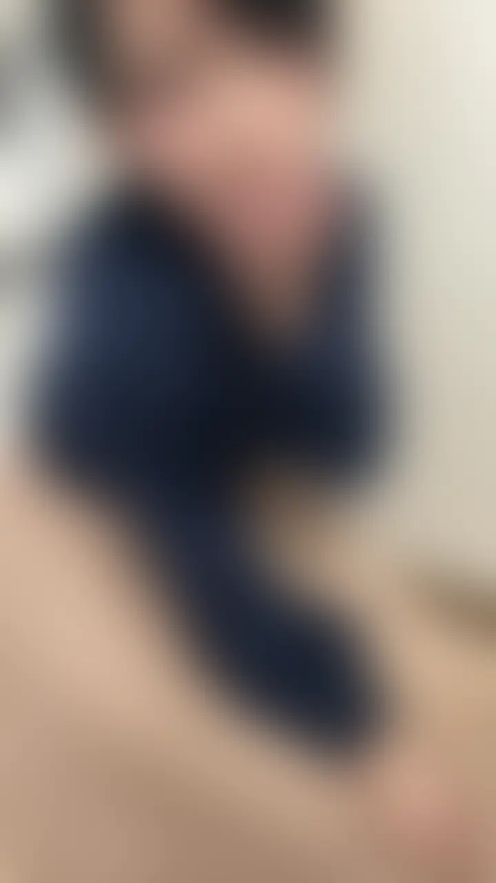 明けましておめでとうございます♡
年明けの動画なので今回はマスクなしで動画を撮りました
※本編顔ぼかしなしです
例の如くえっちな下着で出かけたらムラムラしたので
そのムラムラを発散した動画です (2/2)