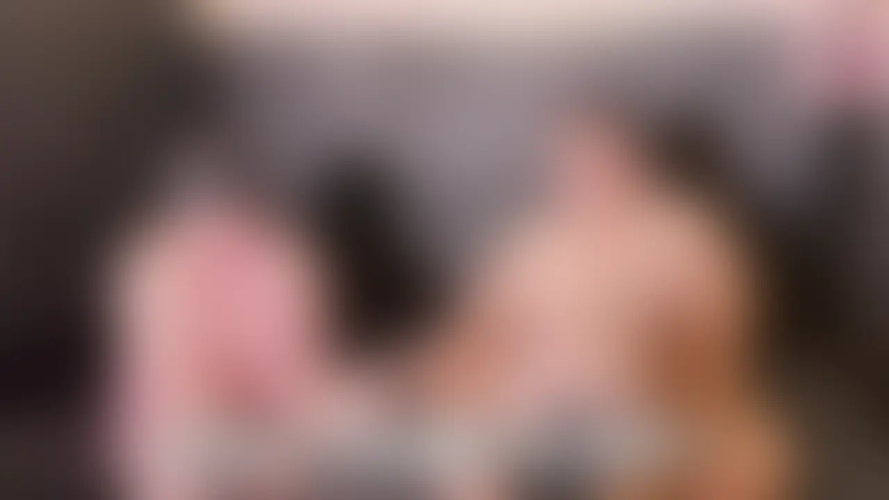 【本編男子顔出】ちゃびらぶ第90弾！
ぽっちゃり巨乳女子VS初登場の巨漢巨乳男子の童顔SEX対決💓

ぽっちゃり同士の肉弾エッチは必見です💓
2回目の撮影に参加の童顔男子（第1作は編集都合で3～4月に公開予定）がちかちゃんの神フェラを体験したいと撮影に参加💓
最後は巨漢同士で合体！


次は君が参加する番かもしれない🐽
童貞さんもやりちんさんもデブ男子、ガチムチ、ゴリマッチョさんはどーんと来い💪

デブ専女子は都市伝説じゃないけど
太ってる男子が騎乗位しかできないっていうのは都市伝説🤪 (2/2)