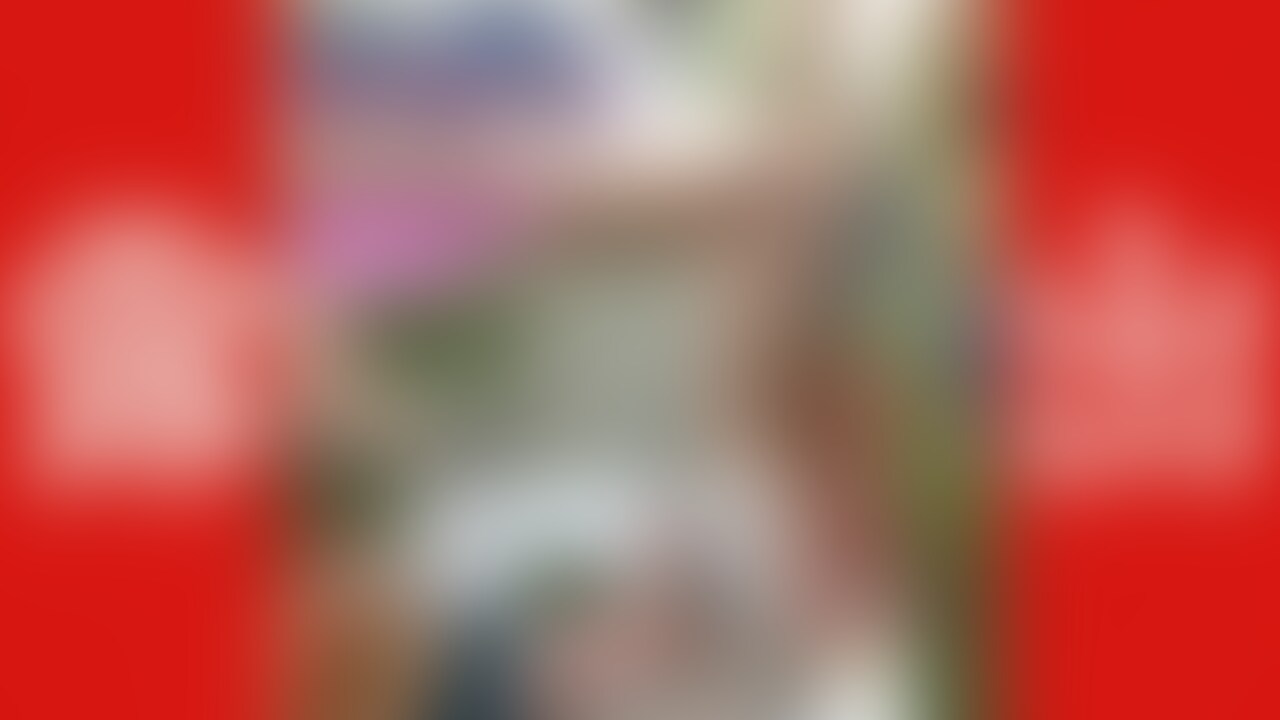 30秒サンプル 本編18分44秒
2023年10月度長編動画02です
まずは一人でこっそりオナニーからスタート🎵
いきなり近くを人が通ってびっくりw
そのあとは思いきって全裸になって…❤️
続いては道路沿いのベンチでひーひとイチャイチャ❤️❤️❤️
手マンされてスイッチが入ったので少し露出してから青○○○🎵
最後は中出しで😍😍😍
次は公園で露出してたら偶然居合わせたお○○○さんが声かけて下さったのでそのままイチャイチャさわさわからのフェラしちゃいました❤️❤️❤️
最後は単独さんと一緒に露出撮影🎵🎵
途中待ちきれなくって単独さんのおチ○ポをぱくりw
最後は全裸で単独さんと青○○○❤️❤️❤️
おチ○ポ食べまくり露出しまくりの18分44秒!
是非ゆっくりとお楽しみ下さい❤️ (2/2)