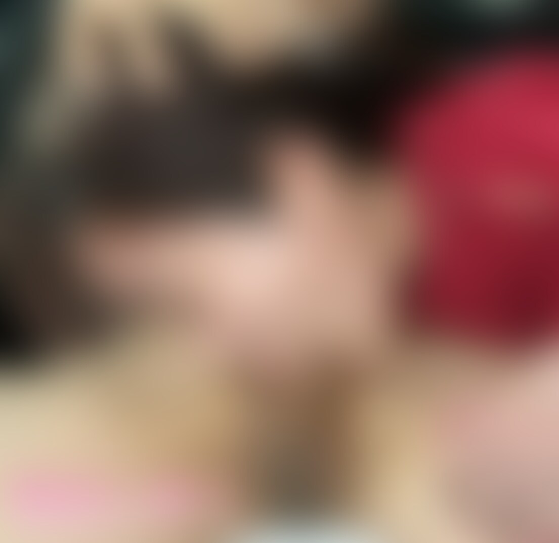 【車内でフェラテク講習2名連続大量口内発射1名ごっくん☆ネイリスト芹菜さん&パティシエ(修行中)早織ちゃん)
プライベート様様な理由により、フェラテクを磨きたい、
「モテるフェラ?」を身に着けたい素人女性の要望により、
自らのチンコを提供し、練習台になり、「気持ち良くなりがら」
世の女性にも貢献できればなーという妄想的企画でございます。
評価がまあまあ以上でしたら、改良して、続編を出していきたいので、
どうぞ宜しくお願いします。
■1人目
ちょっと体重気になるパティシエ修行中の早織ちゃん25才
~インタビュー省略~(撮り忘れました)
バイブ舐めから始まり、早々に本物舐めた方が練習になりますよね?
ということで、本物チンポで練習開始。
始まりから、圧の強いフェラで、お口の中も唾液ヌルヌル&、
いい感じのバキュームで教官の男根も早くも怒張気味
ノーハンドに切り替えさせて、イラマ特訓を開始、
イラマ中もバキュームの真空フェラも忘れず、非常に気持ちいいです。
教える必要ないかな、この子?? 上手いじゃん。と感じつつ
教官高まって来て!
「あ∼、出ちゃウ、出すかな∼」とか言って暴発気味に大量発射。
教官、じつは早漏君ですかね?
チンコを含め色々鍛錬が必要かもですw
彼女の予想外のバキュームフェラ&バキュームイラマ(吸引圧もすごい)により、
分で(秒で?)イかされておりました。
ドローッと濃いザーメンを舌や口内で転がして、エロく見せてくれて、
中々わかってますね、この子。
美味しくごっくんして終了
教官さん、リベンジ!ということで、2人目は心身ともに修練を積み?
以下↓ネイリスト芹菜さんに続きます。
■2人目
ネイリスト芹菜さん
「彼氏が性欲強くて、生理中にもヤリたがるので、口でも満足させてあげたい」
との思いで、受講いただきました。
バイブ舐め、早々に、
モノホンチンコで練習開始。
バキュームフェラ、チロチロ(プロペラ?)、イラマと、重点テクを次々と、
実践してもらいます。
恥ずかしいのか、遠慮してるのか、ちょっとテクが物足りない感じなので、
教官も熱が入り、手と取り足取り、腰を上下ピストン&同時頭を手でグイグイイラマ
喉奥拡張に少し熱が入っちゃいました。
ウグウグ言ってちょっと苦しそうですが、教官もSらしく、勢いが止まりません。
最後は「ああ出しちゃいますよ∼」「奥にグーッと」とかよくわからんセリフを発しながら、
腰を上下ピストン&同時頭を手でグイグイしながら喉奥大量発射。
チンポが曲がるほどグリグリ喉チンコになじませつつ射精。
量が多すぎるのか、喉奥で出されたことがないのか、
口内に精子は溜めておけずに、竿を伝ってドロドロ流れてしまってます。
教官は溜まったザーメンをしっかりと喉奥に大量発射を成し遂げて、
なんか賢者タイムになってます。
→こちらも微妙にダメですねw
教官は勝手に気持ちくなって、満足でした。
2人の女性も、○○○り教官の「モテるイラマ、バキュームフェラ、舌使い」等の
一旦はレクチャーしたので、
女性も満足して帰途につかれました
次回は更にパワーアップしてお届けしていきたいので、
今後もご愛顧頂ければ幸いです。 (2/2)