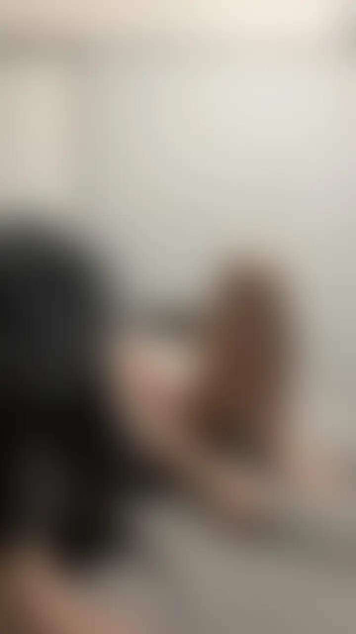 【地下アイドル激カワここな(19)恋愛禁止を破り即ハメH】
真後ろバックカメラ
スマホフル画面縦動画 “本編顔出し”
こちらの真後ろカメラのみの動画は【お試しプラン】になり月額1000円で新設されます
単品動画は1000円での販売になります
女の子の雰囲気がわかる動画になります
ひょんなとこで地下アイドルの設営のアルバイトをしてて
その中でかわいいここなが休憩中暗い顔してたから声をかけて
元気を出すように励ました
その流れで家に連れ込み成功
現在はアイドル活動で彼氏作っちゃだめらしい
でも俺の部屋に着いてきたし「はやと君カッコいい」と連呼してるから
ワンチャン抱ける?
部屋で二人でまったり座りながら楽しく話す
そして弱みを出してあげて慰める
「はやと君めっちゃ優しい泣きそう」と言うので肩を寄せて
キスをする
「え?ダメだよ恋愛禁止だもん」と言いつつもキスを受け入れる
長いディープキスして「嫌だ?」と聞くと「嫌じゃないけど今日だけね」と言うここな
キスしてるとここなから首に手を巻いてくる
そのままベットでキスをしながら手マンをすると濡れてる
そしてそのままイかせる
その後はフェラをさせる
こんな可愛い顔の子がフェラしてると思うとめっちゃ興奮する
ごきゅごきゅ音を立てながら一生懸命フェラをするここな
そしてクンニでイかせ
ゴムを付けて挿入
「はやと君のおっきい」
「久しぶりだけど大丈夫かな」と心配するここな
気持ち良すぎる
さっきまで大勢のオタクどもの前で歌って踊ってたここなに挿入とか興奮
バックからガン突きしてイかせまくり
しまいには騎乗位で自ら腰を振る
ラストは正常位で我慢できず大発射
ああめちゃくちゃ気持ち良かった
もっとやりまくりたいからお泊りH決定
🎁フォロワー獲得プレゼント企画実施中🎁
この動画に【いいね】と【ブックマーク】してくれた人の中で抽選3名の方に今まで投稿してきた動画の中からランダムで1つダウンロード版動画をDMにてプレゼントします
プラン加入者、未加入者関係なく【フォローしてくれた人+上記2つやってくれた方】の中から抽選致します
何卒よろしくお願い致します
フォロワー限定なので、フォローもお忘れなく!
タグ
素人 個人撮影 巨乳 変態 ハメ撮り 美乳 美女 乳首
お尻 フェラ 手コキ 中出し 騎乗位 生ハメ 顔出し
パンチラ NTR ギャル 下着 ミニスカ (2/2)