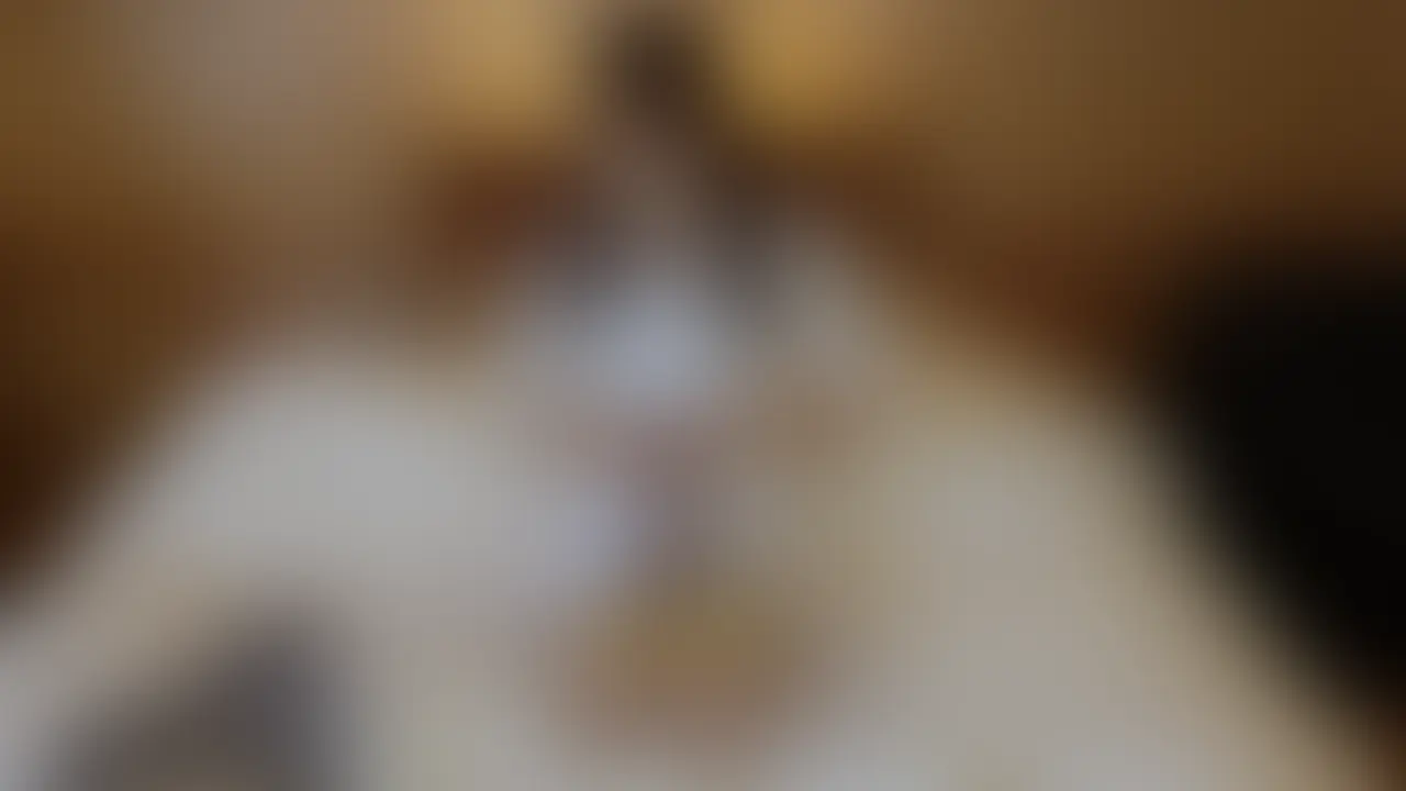 【変態夫婦|ホテルに入るとこうなる #43】
めっちゃかわいい和服でエロかわセックス💕
服がかわいいとヤル気でちゃう😘
手が使えなくてもフェラご奉仕💋
クンニやバックからの挿入でイキまくる🥹
がんばってまんこ絞めるから、わたしの中でイって…💕💕 (2/2)