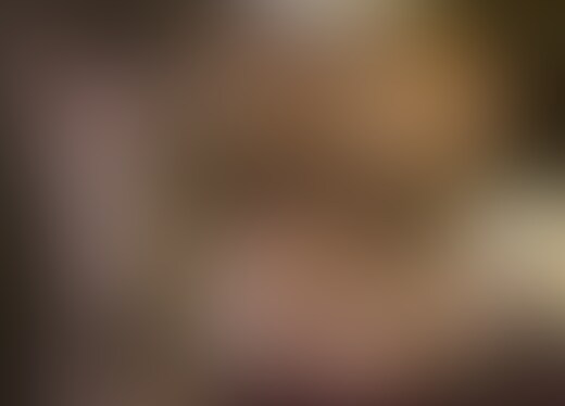この子は23歳の社会人の方でした。

アイドルのような整った顔立ちにスレンダーなスタイルをしております。

まずはいつも通り背面をオイルたっぷりでマッサージしてあげます。

座らせて後ろから入念にお胸のマッサージ。

小ぶりのキレイなお胸の乳腺に沿って揉み上げるように触れてみると、若干動揺した表情をされておりましたが素直に施術をさせてくれます。

ゆっくりと下から持ち上げるようにして乳房を揉み上げ、自然と乳首に指を滑らせて行きます。

コリコリに硬くなってきた乳首をキュッと摘まんであげると「そこは大丈夫です…」とご遠慮されてしまいましたが、老廃物の除去には必要な施術だということをお伝えしてマッサージを続けさせてもらいます。

身体をビクビクと震わせながら、時折快楽に歪む表情がなんとも愛おしいです。

鼠径部の際どい部分に指を這わせてマッサージしてあげながら少しずつ指をアソコに近づけていきます。

「そんなに上までやらないでください…」と少し抵抗を感じている様子でしたが、股関節は身体の体重を直に受ける部分ですので入念にほぐしてあげなければなりません。

施術をしながらそっと中心部に指先を這わせてみると、身体をビクンと大きく震わせて「あの…ちょっとくすぐったいです…」と困惑している様子でした。

股関節をマッサージしつつ軽くアソコも撫で上げながら、紙パンツの中に手を突っ込んで両側から包み込むようにねっとりと鼠径部をマッサージしていきます。

「あの…ホントに大丈夫ですから…」とかなり焦っておりましたが、中心部に触れてみると既に溢れ出さんばかりに愛液が滴っておりました。

濡れてしまっていることは気にしなくていいですよと優しくお伝えして、オイルと愛液でヌルヌルになっているクリトリスに指を這わせて激しく擦ってあげました。

「やめてください…！もういいです…！」と私の手を必死に抑えようとしておりましたが、私の指に合わせて身体をビクビクと震わせながら快感を覚えているように見受けられます。

言葉では否定していても身体は私を求めているようですね。

膣内を指で刺激しながら同時にクリトリスを擦っていると、「やめて…もうやめてください…！あっ…イっ…イっちゃう！」と身体を大きく痙攣させながら絶頂に至ってしまったようでした。

彼氏がいると言っておりましたが最近がご無沙汰なのでしょうか？

敏感になっているクリトリスをさらに愛撫しながら彼女の唇に優しくキッスしてから私のビンビンに勃起している股間を触らせてあげます。

「やめてぇ…もうイヤです…」と首を横に振る彼女の身体を抑えて、男気溢れる○○○をお口の中に突っ込んじゃいました。

ここまできたら私も最後までお付き合いしなくてはなりません。

「えっ…ちょっと…ダメ…だめぇ！」と動揺されていたご様子でしたが、ギンギンの○○○を膣奥まで侵入させてあげると気持ち良さそうな喘ぎ声を出しながら感じてしまっておりました。

膣奥に亀頭を擦り付けるようにじっくりとピストンしてあげると、スレンダーな身体を激しくよじらせながら何度も身体を激しく痙攣させて快楽の渦に飲み込まれてしまっているようです。

バックや騎乗位でも激しく突き上げてあげると淫らに腰をくねらせながら何度も快感を覚えてしまい、「イっちゃう…！またイっちゃう！」と背徳感を感じながらも私の○○○をたっぷりと楽しんでいただけたみたいでした。

口では拒否しながらも身体は何度も快楽を求めてしまう姿に興奮してしまい、最後は正常位でお恥ずかしながら大量の精子を彼女の身体中に発射してしまいました。


動画時間：39分28秒
フレーム：1920×1080
ファイル形式：MP4

※本作品はシチュエーション動画です。
※規約に違反する作品は販売しておりません。
※本作品に登場する人物は○○○以上である事を確認しております。
※転載、転売、二次利用、公開を固く禁じます。 (2/2)