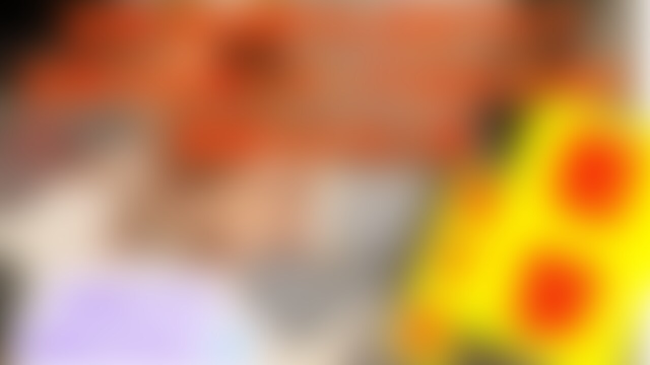 旦那とお泊まりしていた人妻。
朝早くに旦那は仕事に向かうがすぐに間男を呼び入れ不倫SEXを始める。
旦那となプレイを聞かれながら何度も絶頂させられる。
旦那と比べてどうかなど聞かれるもの間男の方がいいと言ってしまう始末。
旦那とはゴムを使ってSEXしたが間男とはしっかり生中出しSEXを楽しんでしまう。 (2/2)