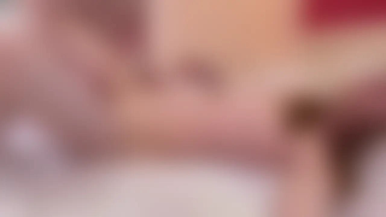 クンニ、手マン、挿入えっち 45分 
横画面の動画です
普段のえっちの流れです！
クンニで舐めてもらい、手マンでおもらしして、最後はお〇んちんをいれてもらってます♡

男性の顔にぼかしあり、水希完全顔出しです。
陰部にはモザイク処理してあるので違法なものではございません。 (2/2)