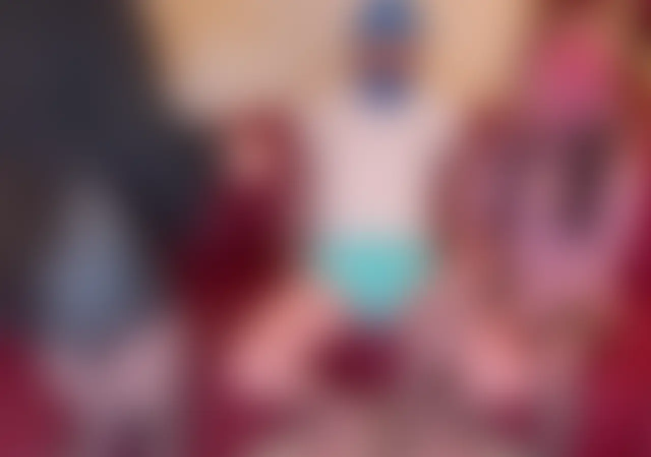【痴女みささんとのスペシャルコラボ】
(第4段)パンツコキシリーズ ダブル痴女快楽手コキ乳首責め
痴女みささんと不滅のだんさんの2人にサンドイッチされ、足を絡められて動けない状態にされる男。2人の4本の手が縦横無人に這い回ります。優しくでも確実に性感帯を刺激されビンビンに勃起してしまうM男。いかせるわけでもなくひたすら快楽を与えるように両乳首、キン◯マ、竿を手や時には足を使い刺激して男性を快楽づけにする2人でした (2/2)