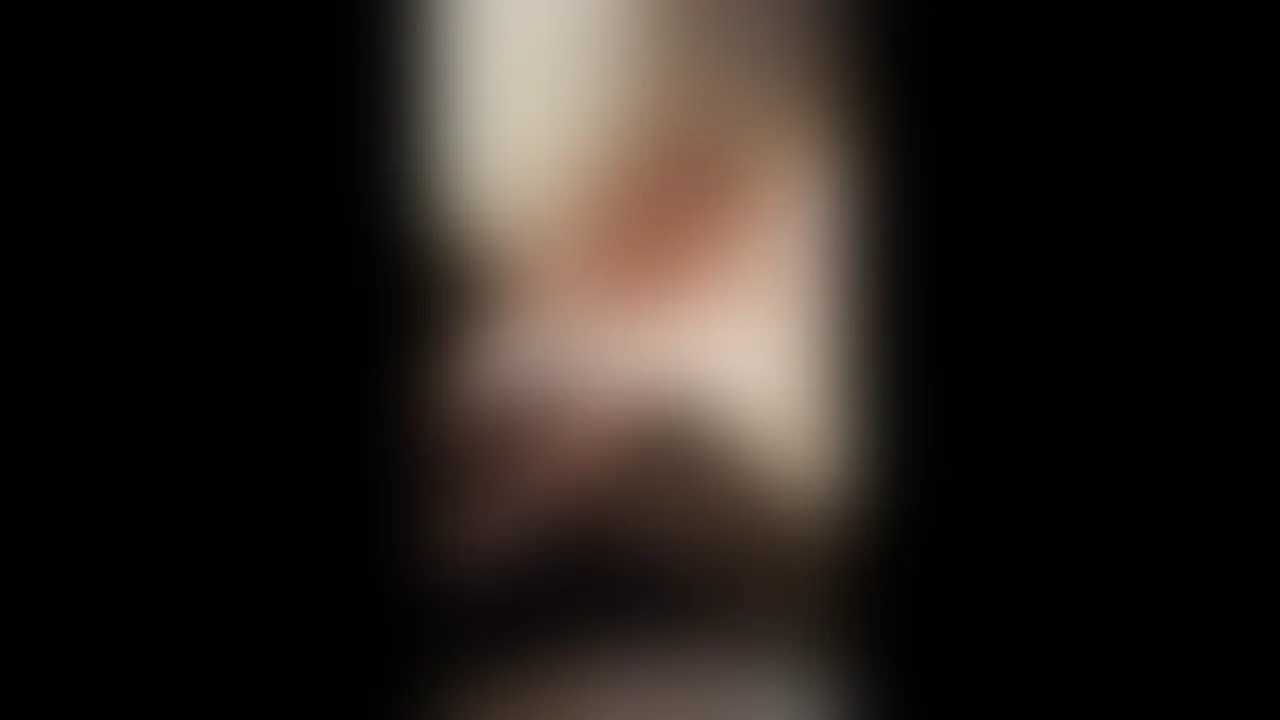 ※以前だした動画のリメイク作品です※
またお金を貸したら逃げられちゃったシリーズです💦
女性にお金貸したり助けたりすると割と逃げられるので皆さんは気を付けてください笑
現〇なのか元なのかわかりませんが一応そういうコ〇カ〇ェみたいなところで働いてたそうです。もしまだ現〇なら探してみるのも面白いかもですね笑
ただどうしてもお金がほしいということで今回出演してもらいました。
肌がマジで白いのと美乳で僕好みの体です笑
後半はフェラで抜いてもらった映像なのですが嫌々ながらも素早くやって早く終わらせようとしてるのが興奮します笑
口内におもいきりだしたのもあって勢い良すぎて飲み込んでしまったそうなので口内を見れなかったのは残念ですが最後まで良い身体の子でした (2/2)