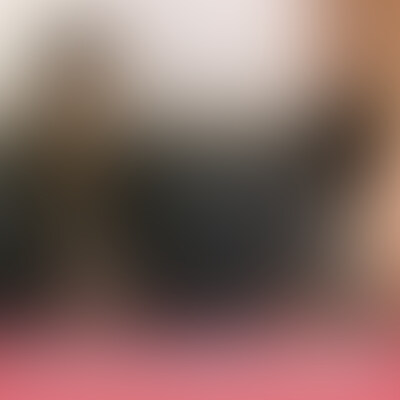23歳清楚系童顔ギャル。透き通る美肌とおっとりした性格が魅力的な美女に勃起チ〇ポを見せてみた結果。
23歳の清楚系で童顔が可愛らしいギャルにギンギンに勃起したチ●コを見せつけるセンズリ動画です。
身近な友人にいそうな絶妙な可愛さと、少し遊んでそうな雰囲気が非常にささります。
手を頻繁に動かし落ち着きがない様子の彼女。
いざチンチンを見せびらかすと「へへへ‥」と漏れ出す笑み。
自然と口元が緩んでしまったようです。
終始笑顔でセンズリを見ていましたが次第に表情は真剣に‥
「このチ●コ、好きにしていいですよ」の問いかけに彼女の口から出た言葉は‥
素人○○○によるセンズリ鑑賞のドキュメントをどうぞご覧下さい。 (2/2)