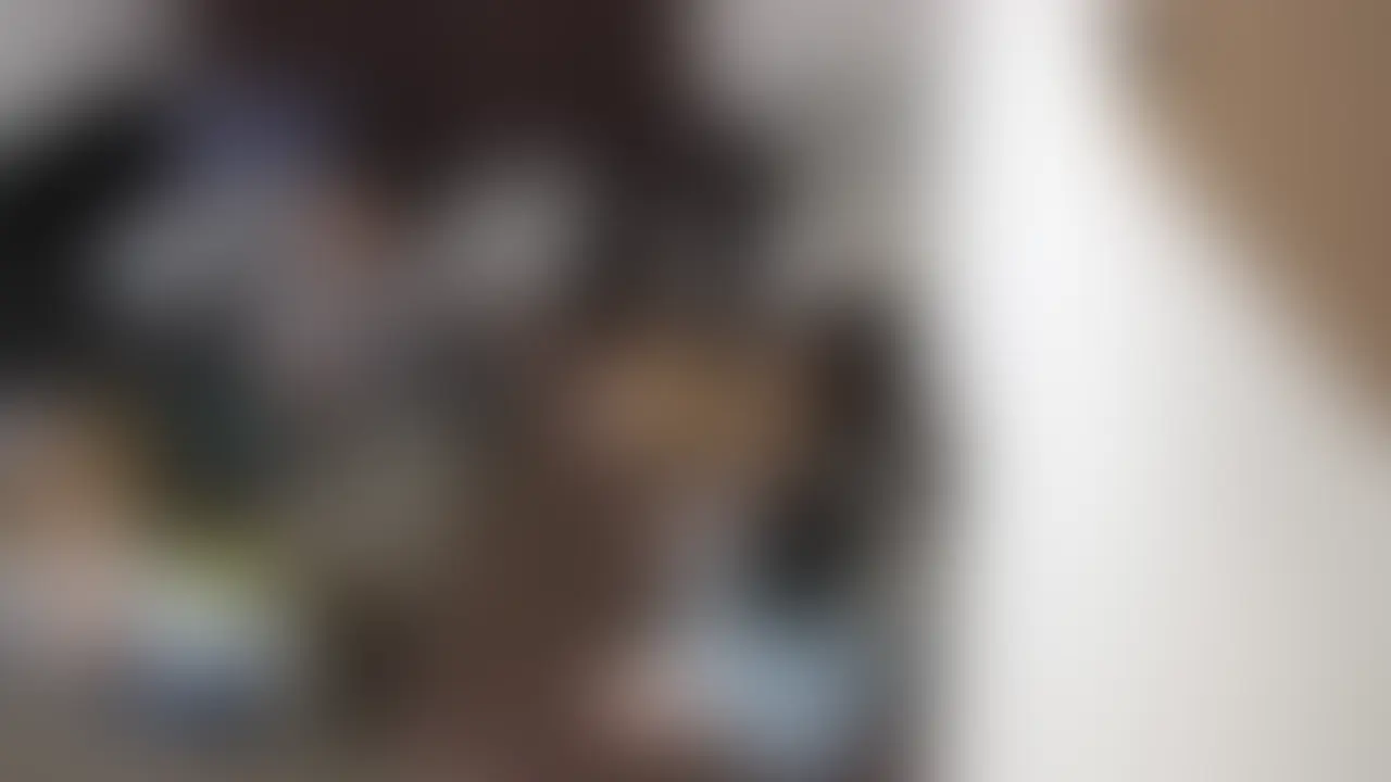 地方から出てきたばかりのJD一年生二人組みを飲みパコしました。
数ヶ月前までJ○だったウブッ娘です。
黒髪ストレートで飾り気のない清楚ルックス。
どこにでもいるフツーの女子大生といった雰囲気の彼女たちですが、
ちょっと背伸びしてお酒を飲めば、
一気に自制心の箍が外れて、
4Pセックスまでノリノリで受け入れてくれました。
簡単な流れを説明しますと、
悪友Tと私、そしてJD一年生二人で合コン
↓
コジャレた飲み屋やバーをはしごしてアゲアゲ状態に
↓
飲み直しと称して我が家に連れ込み
今も昔も女子大生はエロい生き物。
彼女たちもセックスしたくてしたくてたまらないので、
“なし崩し的”という状況さえ作ってあげれば、
たとえ“お友達の前”であろうとも、
チ○ポをハメるだけならそれほど苦労することはありません。
もちろん失敗することもありますが、
今回は意図したとおりに大成功。
我が家にはあらかじめビデオカメラを仕掛けておき、
彼女たちの目を盗んで録画スイッチをON。
映像はそこから始まります。
もちろん悪友Tともあらかじめ示し合わせて、
計画通りにことを進めました。
ドリンクが足りないということで、
Tと、Tと仲良くなった女の子と共に買い出しへ。
その間に私がもう一人の女の子を籠絡し、
イチャイチャムードの真っ只中にTカップルが戻ってくるという寸法です。
今回はイチャイチャどころか一気にセックスまで発展したわけですが、
その現場に鉢合わせて、
「キャー、何してるの?」「やんッ、見ないでェ」と悲鳴を張り上げる彼女たちの姿が、
今思えば初々しくてラブリーですw
しかしながら、
羞恥心よりもマ○コの疼きが勝り、
結局は思惑通り、“なし崩し”の4Pとなりました。
たびたびJ○同然の初々しい肉体を交換しながら、
【Dキス】【フェラ】【生ハメ】【クンニ】【デンマ】そして【中出し】まで!
お友達の前でチ○ポを夢中で舐めシャブり、
イヤらしいアエギ声を張り上げて、
ガクガクとアクメに昇り詰めるJDの姿がドスケベ過ぎます。
私たちとしても一気に二つのマ○コを味わえるのですから、
これほど幸せなことはありませんw
今時女子大生のイヤらし過ぎる肉体と実態、
ぜひ、ご覧になってください。
※モデルが18歳以上であることを身分証により確認しました。
※モデル本人同意の上で撮影し、販売の許諾も得ております。
※本作品に登場する人物、団体、ストーリー等すべてフィクションです。
※本作品は脚本に基づいたシチュエーション動画であり、
描写された行為を支持、許容、奨励するものではありません。
※日本国内法を遵守し、法律及び条令に反する行為は一切行っておりません。
※この動画はこのサイトの利用規約に基づいた内容です。
※この動画を第三者に譲渡、転売するこを一切禁止しています。
※転売等の行為が発覚した場合、速やかに法律的措置を取らせていただきます。 (2/2)
