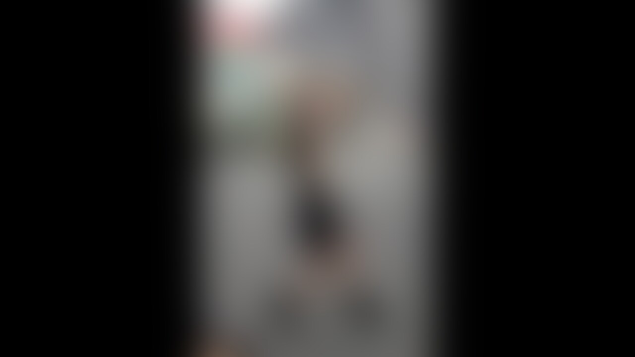 青髪細身の感度バグなドMお○○○さんと中出しせっくす (2/2)