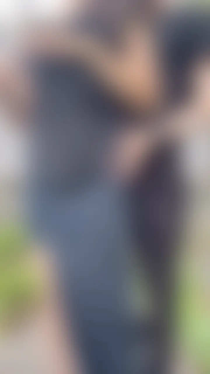 性欲爆発しちゃって、👶お迎え行く前に
野外&車内でちんぽハメちゃう人妻。 (2/2)