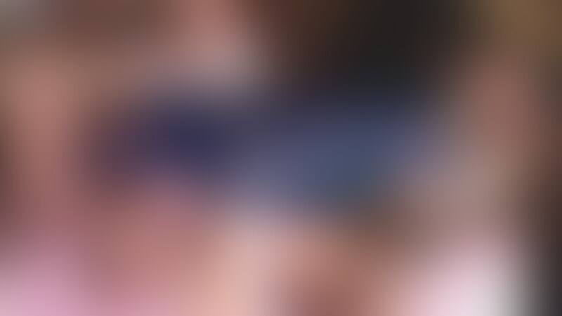 「妻と2本の他人棒」2人の男性に妻を寝取らせ口内射精
2本の他人棒で・・・
ホテルに入り少し和んだ所で男性二人が妻をベッドへ
妻は男性陣に身を任せ非日常的な世界へ入っていく
何度経験しても緊張もあり、刺激もあり
一番は興奮と快感がある様だ
何の打ち合わせも無く男性陣は、順に妻を責めていく
上のお口と下のお口を同時に責められ
興奮度はドンドンあがり妻のアソコは濡れ濡れに・・・
※BlackDiamondの過去動画のため、画質はよくありません。ご了承下さい。 (2/2)