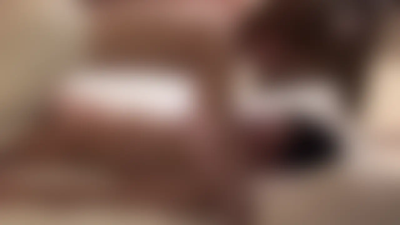 いつも通り甘いキスから、体中にオイルを塗られ乳首やちんこをいじられる。とても気持ちいい。 sample 1