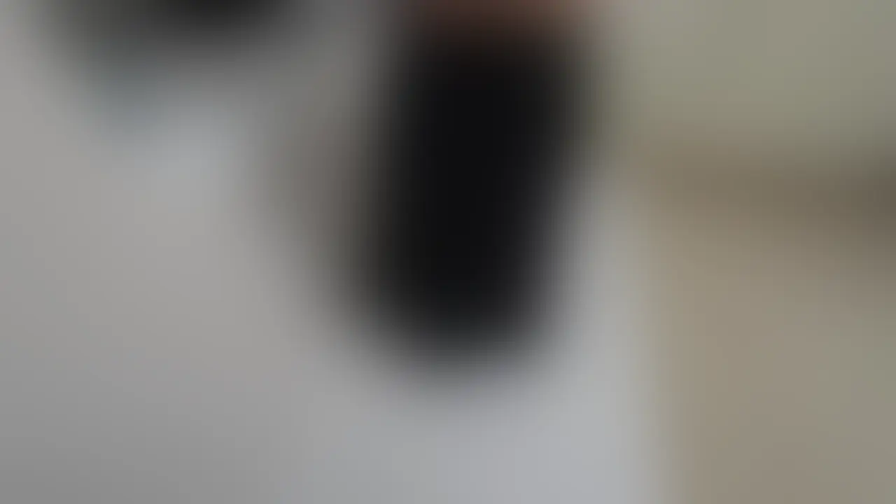 こちらは、全編ぼかしの入った動画です。 雰囲気をお楽しみください🥰
【匿名度A:オフレコ!】売れっ子スタイリスト/人妻(27歳)@千駄ヶ谷/166cmスレンダー高身長/艶々金髪ショート/韓流ナチュラルメイクで微笑む癒しスマイル/彼氏いなすぎて「私のちっぱいかわいそう〜」自ぎゃく炸裂/でも咥えたら豹変/おしゃぶり欲ダダ漏れ/しつこく舌を絡ませる下品ベロちゅう/金髪揺らしながらの亀頭集中ねっとりフェラ/大量ヨダレで乳首べっとりマーキング/タマまで丁寧にしゃぶり尽くすご奉仕/最後は柔らかく微笑んでザーメンごっくん
よだれが漏れちゃうキス👄とフェラチオ💕
こんにちは、ど素人ポルノ@麗子です。
今回のAVごっこは、
千駄ヶ谷でスタイリスト👔
として活躍されてる
お友達のKちゃんのえち動画🔞です。
166cmのスラッとした高身長と
光を反射するような
艶々の金髪ショートがよく似合っていて
もうひとつのトレードマークの
韓流ナチュラルメイク💄で
ふっと微笑むと周りの空気まで
やわらかくしてしまいます✨
そんなKちゃん
実はいま、若い女子に人気の女優さんの
スタイリングも担当している
売れっ子なんですけど
本人はとってもフレンドリーで
しばらく彼氏がいないことを
私のちっぱいが、かわいそう🥺
なんて自ぎゃくネタにしちゃう女の子なんです
そんなKちゃんに
年の差20歳以上!体重差約80kg!
っていう、オシャレ番長な彼女とは
不釣り合いにもほどがある「モテない独身デブおじさん」と
超格差えっちをしてもらったら
これが妙に彼女の性癖にどハマりしちゃったのが
前回のこちらの動画なんですけど…📱
https://myfans.jp/account/posts/3fd1cb88-2856-47c3-a876-94a120976bcd
【匿名度A:オフレコ!】年齢差27歳!体重差78kg!/高身長金髪スレンダー人妻(27歳)/非モテ中年デブ男に絡みついて密着正常位で押し潰されプレス/千駄ヶ谷売れっ子スタイリスト/綺麗好きのはずが…おじさんの加齢臭キスで感度が一気に爆上がり!/実は全身ビクビク超敏感のむっつりドM/どろどろ臭いザーメンを迷わずごっくん♡
そんな彼女に今回お願いしたのは
すべての女性が愛してやまない
ディープキス💋に特化したあの人気企画です。
「恥ずかしい…」
カメラで撮られて羞恥する金髪人妻のKちゃん、
一見派手なルックスですがシャイな受け答えのギャップがタマりません💖
指フェラ👄👈とキス💋でエロ気分を高めた後は、
服を脱いでスレンダーな身体と無毛の股間を晒してくれます😍
男の乳首を舐めて👅勃起🍌を促すと、膨らんだパンツを嬉しそうにモミモミ。
フェラチオは男の乳首をイジりながら咥える三点責めを駆使するなど
気配りが隅々まで行き届いております🥰
そんな人妻さんのおしゃぶりテクニック、じっくりお楽しみください🎵 (2/2)