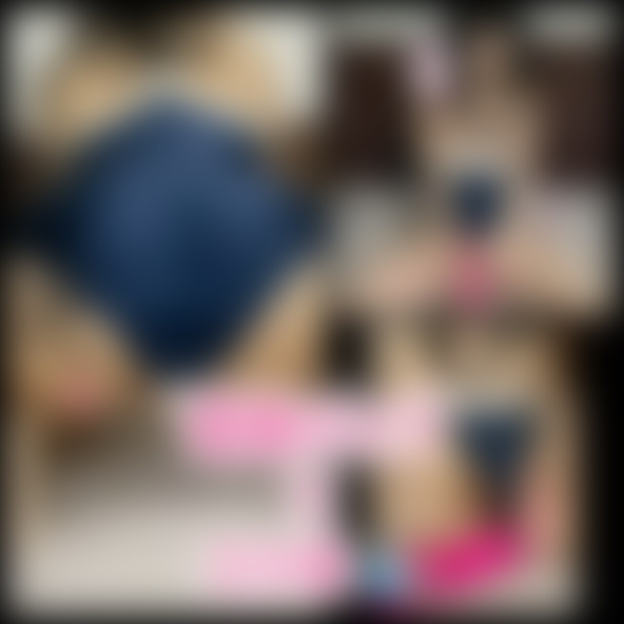 顔出しありver.
【スク水💙×電動バイブ🔞】

今日はスク水を着てみました💧
これ、乳首とかあそこの筋とか見えて恥ずかしい(,,. .,, )

それに、擦れると気持ちよくてダメかも…💗

それに今日はすっごい大きい電動のバイブでおなにーしました(,,. .,, )
奥まで入れると何度もポルチオを刺激してくるのがやばぃ💗💗

奥弱いからこんなの反則だよ…/////

あとね、このおもちゃ高速で伸縮しながら回転するの…💗
それに、クリも刺激されてすぐイッちゃう。、

みずきのスク水姿で想像して大きくなってるの想像したらまた興奮してきちゃった… (2/2)