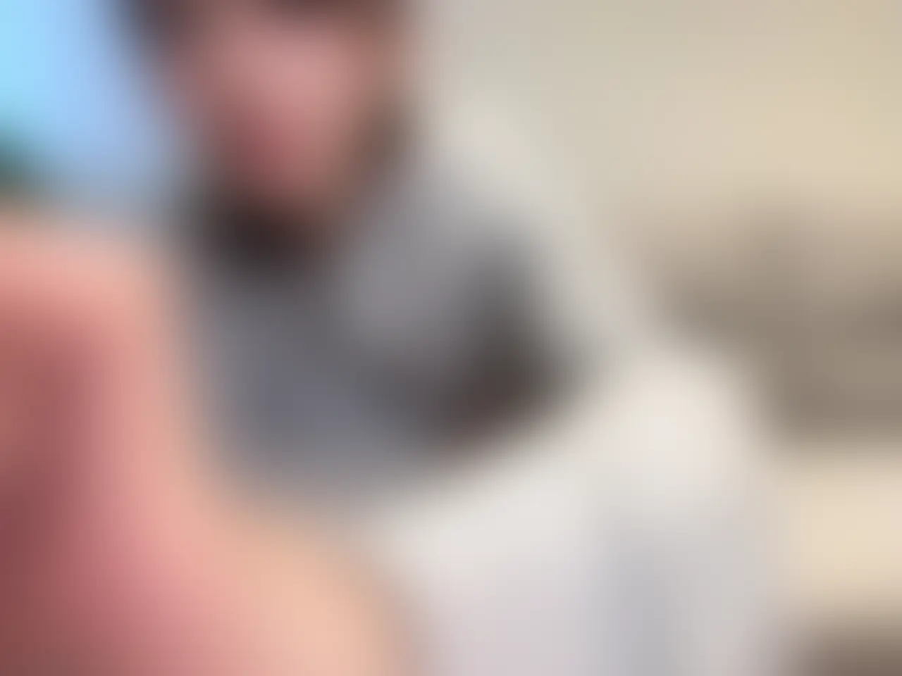 今回の動画は
宅飲みで爆酔いオナサポです💕
お酒飲むとすごいエッチな気分にならない?🥰
宅飲みは
いつでもエッチなことできるのが良いよね😘
缶チューハイ何本か空けて
すごいムラムラしたから
最初は乳首にバイブを当てて気持ちよくなって
おまんこにもバイブ当てて2点攻め🫣
お酒飲んでるから感度が爆上がり❤️🔥
宅飲みしながら
オナニーしてイっちゃう姿で
たくさんシコシコしてね🍼❤️ (2/2)