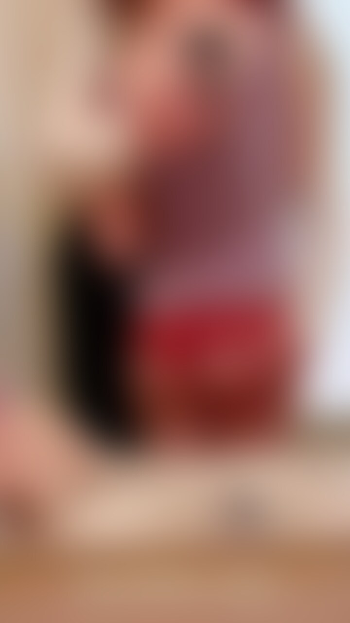 お風呂入る前に軽くスイッチ入れるとしゃぶってくれる人妻さまです❤️ (2/2)