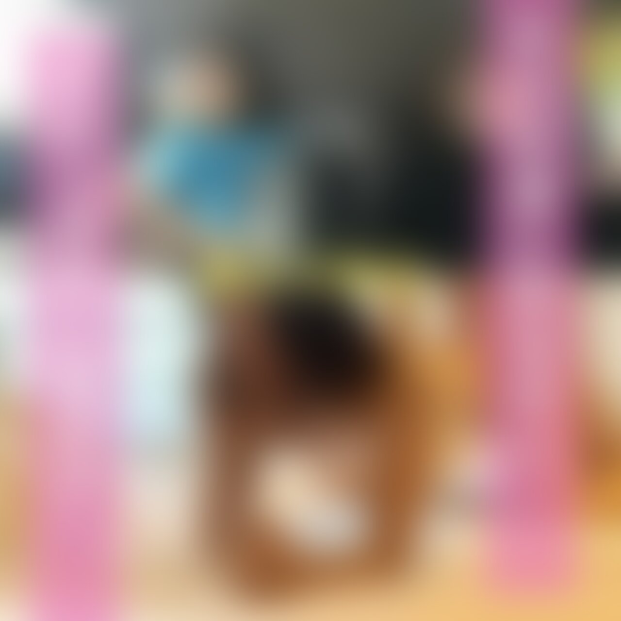 まずは「いいね」「お気に入り」の登録お願いします🩷
【1月31日までに動画横の💬欄に感想コメントくれた方には別アングル動画をプレゼント🎁】
(単品購入者、プレミアムプラン、顔出しプラン加入者限定です)
今回は、本当に旦那のしらないところで、旦那の友達と…顔モザ版です。
先日、旦那の友達も交えて3人でランチをしてきました。
旦那の友達(めんどくさいので以下友さんw)は長身で穏やかそうなイケメンな方。
昔、好きだった同僚に似てるな〜
関西弁も一緒だな〜と思ってました。
その時点で、特に何かをしようとも、何かをしたいとも思ってませんでした。
まして旦那の友達。自分から何かできるはずもありません。そんな趣味はありません。
そう思ってたんですが…
旦那が席を外してる間に「連絡先交換せぇへん?」と。
いや、でもそれは…ダメなんじゃないの?と躊躇してましたが、押し切られ…
でもちょっと嬉しくなっちゃってました。
そこから何度かLI.N.Eしてたら「今度、そっちに遊びに行く用事があるから、会えない?」とLI.N.Eが。。
さすがに2人で会うのであれば旦那に了承を取った方が…
でも2人で会うって、何のために?って思うんじゃ…絶対不信感抱かれそう。。
黙っとけば分からないんじゃ…そんなことも考えます。
そして、結果…欲望に負けて会ってきちゃいました。
久しぶりに会った友さんは、やっぱり素敵で。
昔好きだった同僚を思い出し、10年前に戻った気持ちでした。
あの時、何もできなかった自分。遠くからかっこいいなぁとだけ思ってた人。
別人だと分かってても、そんな錯覚を覚えてしまいますが、目の前にいるのは旦那の友達。。
さすがに背徳感というか、これは本当にバレたらダメだと思ってました。
思ってたのに、
ことの最中に旦那から電話。。
普段、旦那からの電話にはすぐ出るのに出なかったら絶対怪しまれる…
これは出なきゃ。。と思って電話に出たら
まさかの友さんがバックでハメてきて
「んっ…」我慢しなきゃいけないのに、我慢できない。
もうすでに気持ちよくなってたから、私の気持ちいいポイントを知ってるのか、いっぱい突いてくる…
我慢できなくて「んっもぅっ、切るね…っ♡」と慌てて切ったけどバレちゃったかな…
その後はもう、また2人の世界。
ダメなのに、どんどん気持ち良くなっちゃって、せーしが欲しくなっちゃって…
旦那以外の、まして旦那の友達のせーしが中に。。
その後はバレないように洗って帰ったけど、全部洗い切れたかは分かりません。
(なお、この後バレちゃいましたが、たくさん上書きされて許してもらいました💦)
今までで1番背徳感がやばい動画です…
寝取られ好きにはたまらない、これぞ至上の寝取られかもしれません。。 (2/2)