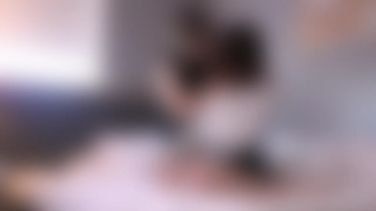 26歳のDカップ社長秘書。関西で性欲を溜めていた社長秘書から密会依頼。彼氏持ちで結婚間際だったので、人生最後の遊びとのこと。社長賞で秘書に抜擢されるぐらいのバリキャリな子が、密会では痙攣イキしまくるド変態なのエロすぎます。。 (2/2)
