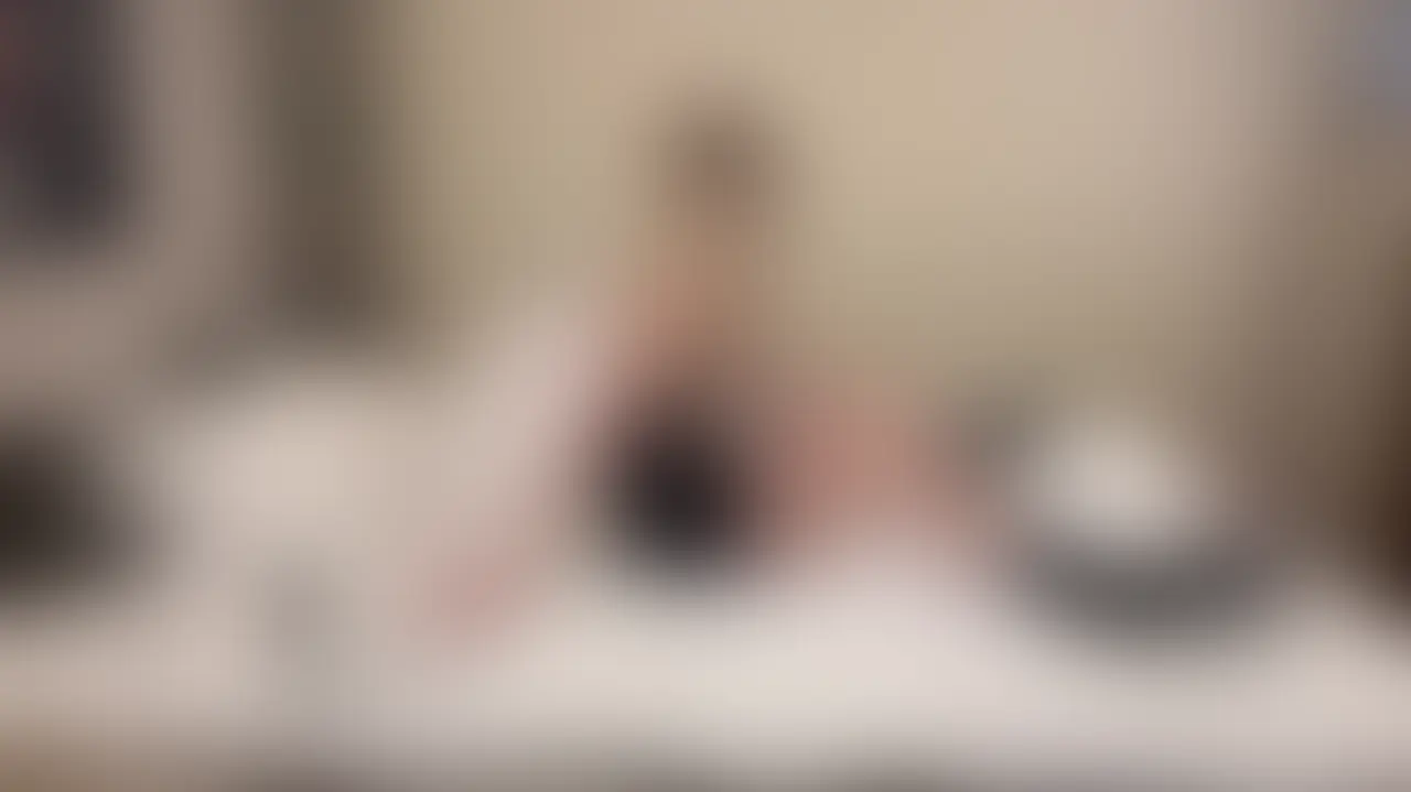 前回アップした動画の別アングルバージョン②です💋
だんなちゃんと散々エロい事した後だけど、まだムラムラしちゃって撮影の合間にこっそりオナニー💕 (2/2)
