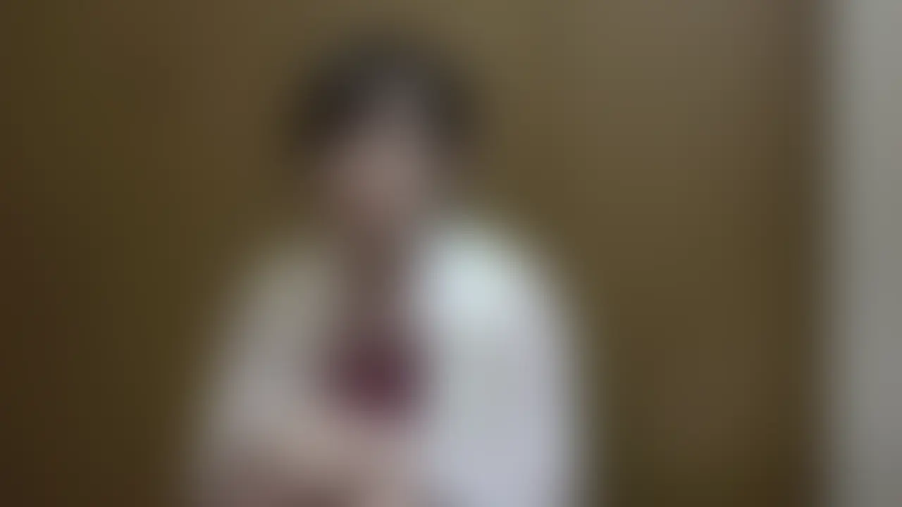 この子はパッチリお目目でショートカットが似合う小顔でかわいらしい女の子でした。
アルバイトの経験はないみたいですが、ハキハキした話し方に愛嬌のある笑顔なので接客業に向いてると思います。
学校では和太鼓という非常に珍しい部活動をやっているらしく、こんなにかわいい子が男らしく和太鼓を叩いている姿は様になっていそうですね。
露出のあるコスプレにもそこまで抵抗は無さそうでしたので期待が持てます。 (2/2)