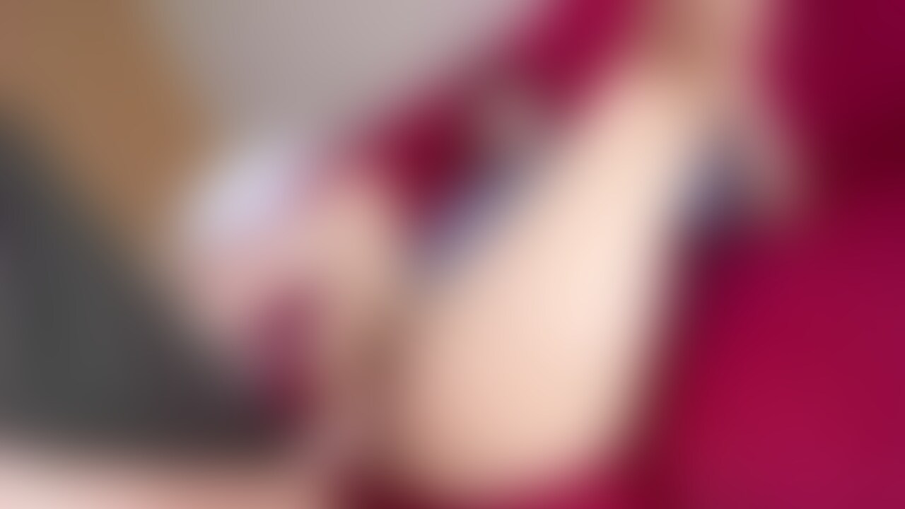 【騎乗位で中出し💓】
最初は○○○されていたはずなのに🤭
いつの間にか欲しがり騎乗位で自ら他人チンポに跨ります🤭💓
欲情マックスで激しく動くみさとさんについていけずチンポが何度も抜けてしまいます💦
クライマックスは限界突破したチンポが、みさとさんの膣内に精子放出🥰 (2/2)