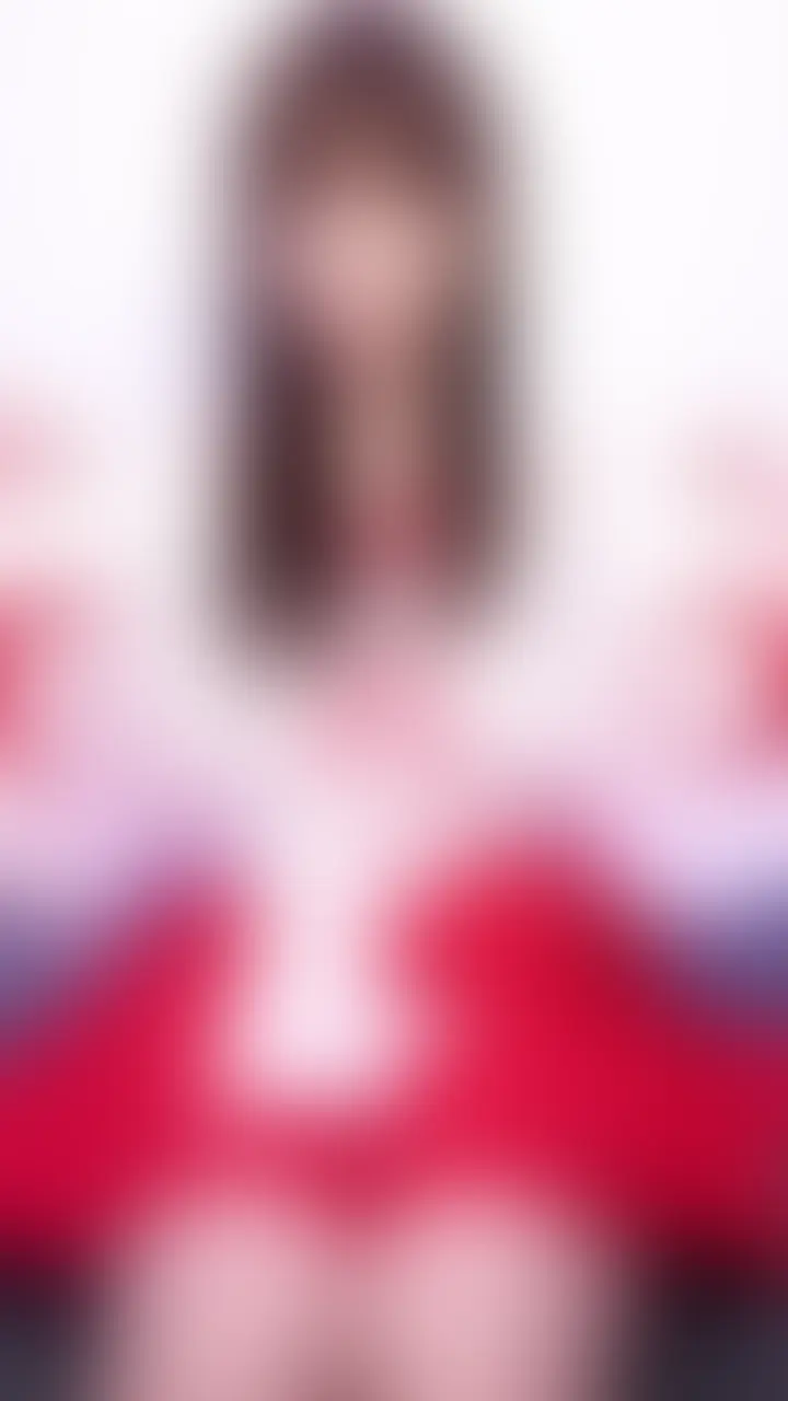 巫女さんのコスプレで
ディルド挿入オナニーしちゃいました❤️🔥
このコスプレ似合ってるかな?
下は何も履いてないから
直接手で触ってびちょびちょになっちゃって、、、🫢💕
回転ディルド挿れてオナニー…///🙈💓
奥までズボズボしたり、
ディルドが振動しながら回転するから
もうすごいイっちゃった。。。💦
再生時間:09分42秒 (2/2)