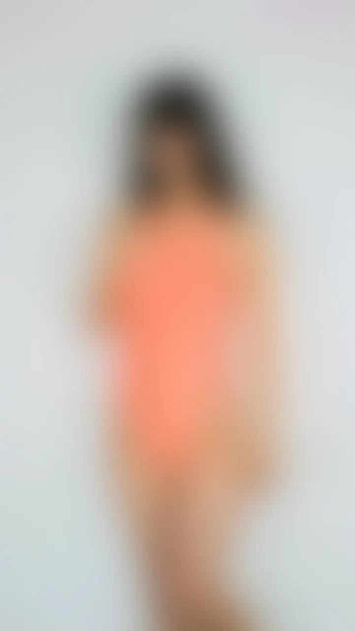 【全年齢】PeachStyle「【写真50枚】コミケで見つけたコスプレイヤーに、人気デザインのasics競泳水着を着せてみた」の投稿サムネイル