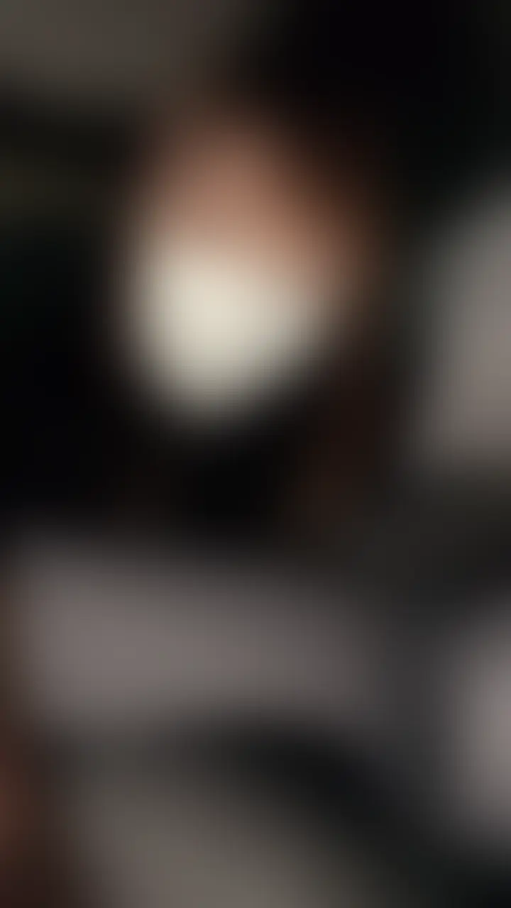 ラブホで抜きまくってあげるはずが車内で変態男が興奮して女物のパンツを履いてきたと暴露してきたのでついおちんちんを味見してしまいました💓

射精シーンは次回です🎬
とりあえずしゃぶりまくってます笑

興奮したら▶️のいいね♡、保存でアピールしてください☺️💗 (2/2)
