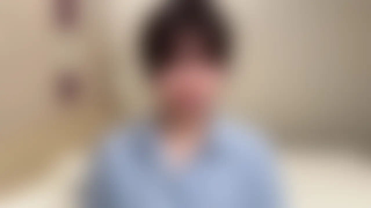 ゆかりちゃん【素人/暴発/口内発射】
おフェラのお仕事にやってきた素人ちゃん。初めてのエッチなお仕事に戸惑いながらも、「舐めるだけなら…。」と勃起したチンポをお口で咥えてくれました♪鬼頭集中責め、根元まで咥え込み喉奥でシゴきあげるディープスロート、玉舐め、高速バキュームフェラと、フェラのレパートリーも様々!そんな楽しんでる女の子が、予告無しで暴発ザー汁を発射された瞬間の十人十色のリアクションをお楽しみください。 (2/2)