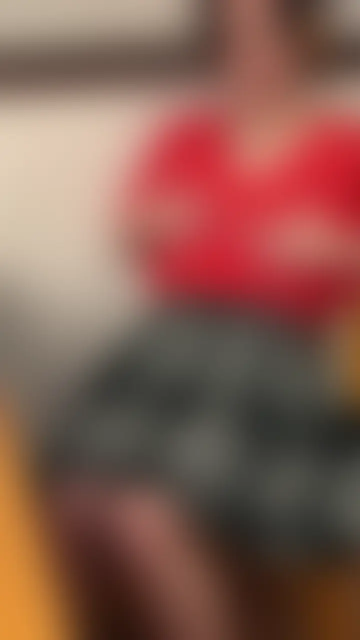 『食卓でこっそり一人エッチ💐』
見にきてくれて本当にありがとう🌺
はじめに右側の「いいね♡」「保存」を押してもらえると嬉しいです💍
【内容紹介】
少しいけない事をやってみようと思って
普段家族で団らんしている食卓でこっそり一人でしちゃいました🫣
すごいドキドキしたけど、それが余計に興奮になって…
いつもよりいっぱい濡れてしまってました💦
よかったら投稿に感想もお持ちしています💐
(予告なく非公開にすることもあります。) (2/2)