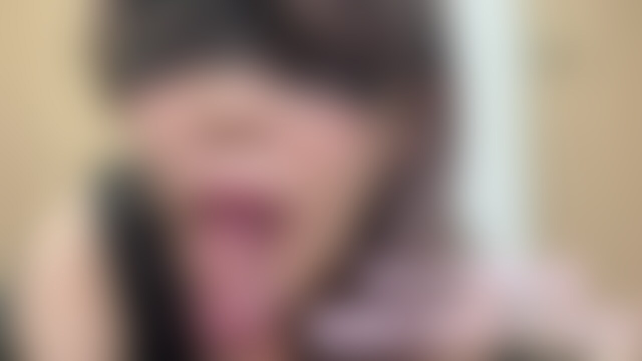 見つめながら、丁寧に咥えてあげたよ☺️💕
私もご無沙汰だったから
いつも以上に味わっちゃった🤭💕
イクの少し早め😂
もっと舐めたかったなー😂🫣❤️ (2/2)