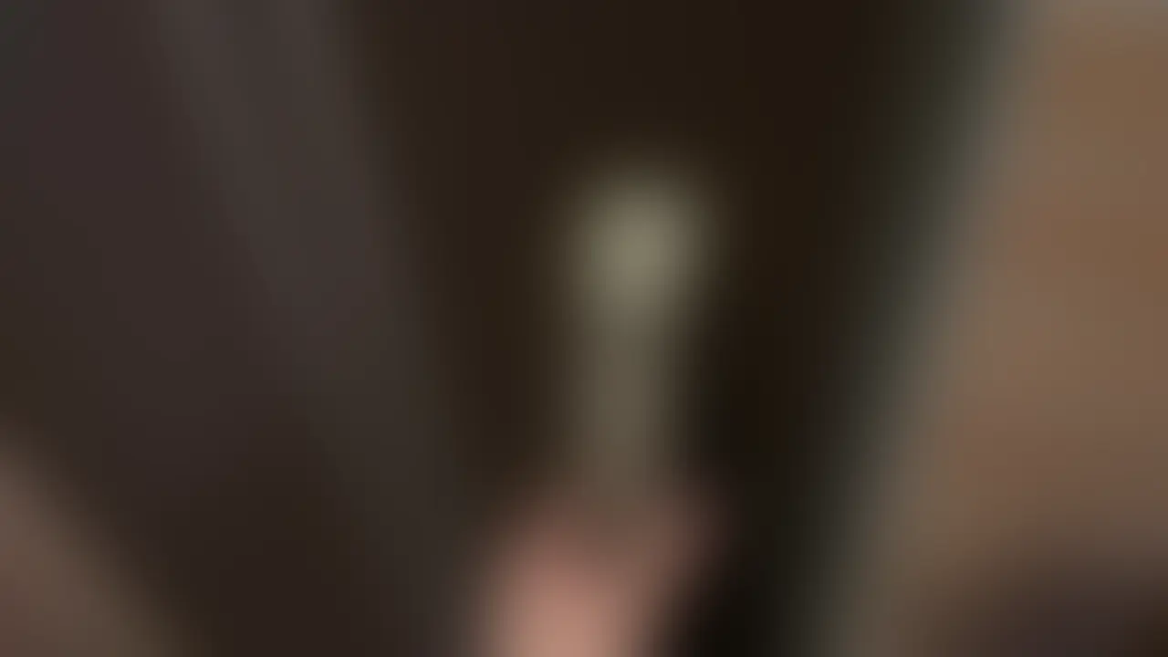 【素股】例の女の子が素股で…

前回、最高に気持ちいい保湿をしてくれた例の女の子…
（未視聴の方は一番最初の投稿をご確認ください）

連絡先をもらってご飯に誘っていました。

しかし、「行きたいけどご飯は行けないです…」と断られる事態に。
ちょうど脱毛もしてもらいたかったので、理由を聞くためにお店に行きました。

相変わらずオドオドして慣れていない様子が可愛いw

ご飯に行けない理由を聞いてみると…

詳しくは本編を確認してもらいたいのですが、しっかり僕の好意を女の子には伝えることができました。

そして… 
押せばイケると思った僕は「とある提案」をしました。

流石に女の子も困惑していましたが半ば強引に…😎

最高の体とシチュエーションをお楽しみください！ (2/2)