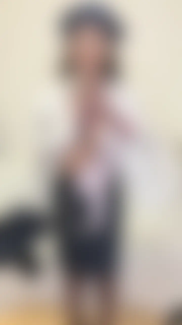 秘密のもえツアー最初の動画はもえの裏youtubeとして、バスガイドの制服から下着を脱ぎ脱ぎしちゃった動画の裏側をお見せしちゃいます!
別のアングルから丸見えのもえのIカップおっぱいやyoutubeではカットされたあそこが丸見えに… (2/2)