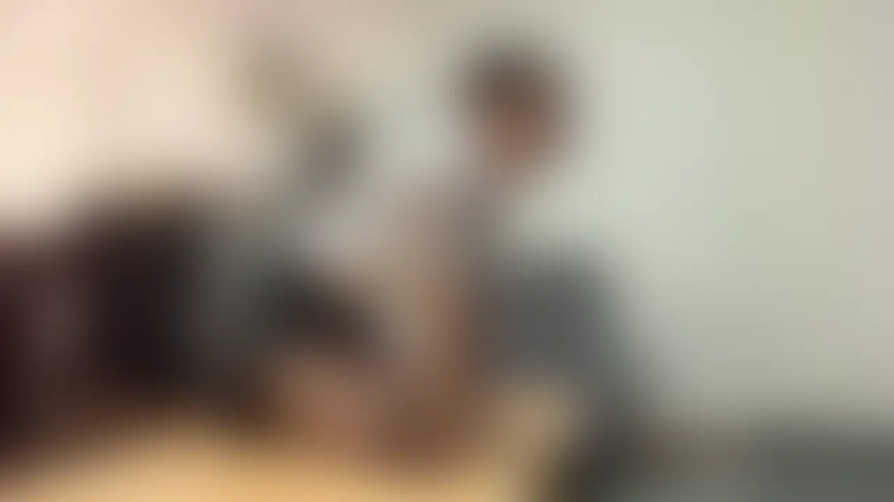 コスした女子のおしっこ臭漂うマ◯コにM男
のデカ◯ンを擦り付けたり少し挿入したりとマ◯コとチ◯コを強刺激❤︎
コス女がマ◯コをくぱぁーと見せつけた途端にM男
のくっさーい精子をぶっかけw (2/2)