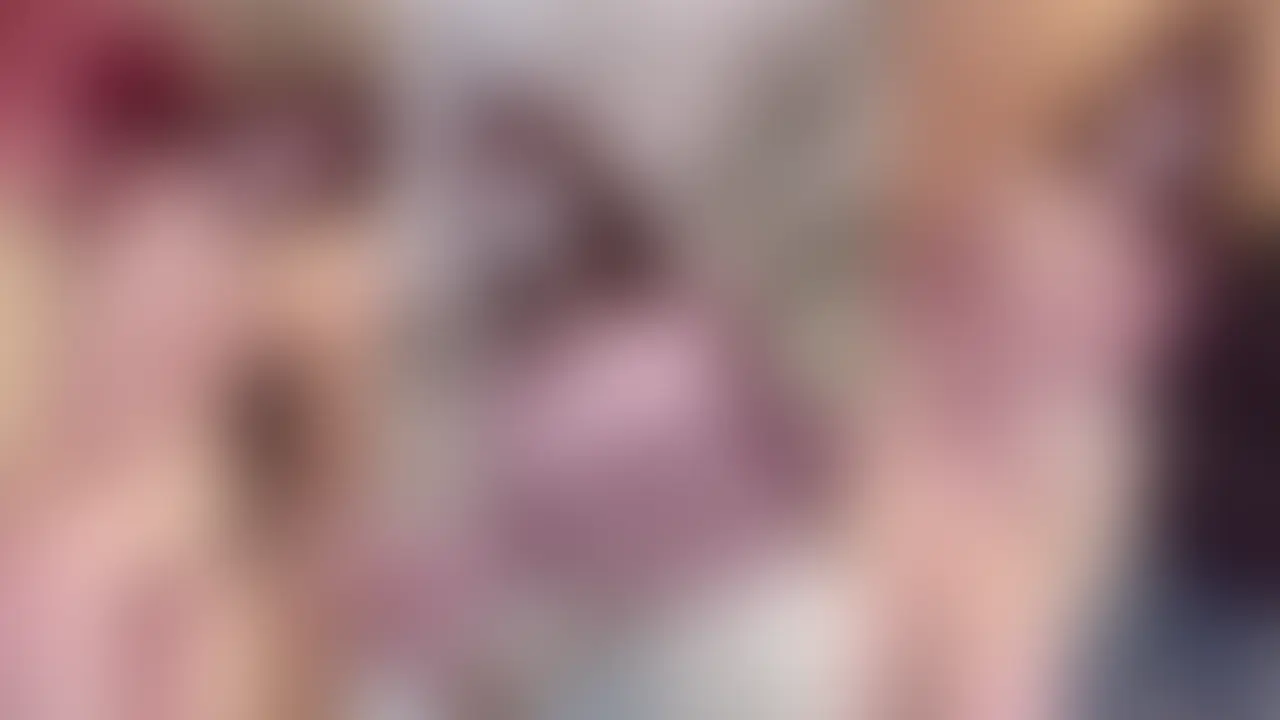 今回は春に桜のお花見散歩をしてきた時のえちえち動画です🌸😆💕
春のお花も枝垂れ桜、梅の花、河津桜、いろいろありますがやっぱり本命はソメイヨシノですよね🌸
花見大好きなのでプライベートでは毎年行くのですが、やっぱり花より団子、団子よりえちえちですよね⁉️
綺麗な桜を見た後はすっかりご機嫌になってラブホへ😆💕
気分も高まってたのでシャワーもせずに即しちゃいました🌸
対面騎乗位から挿れられて、バックや騎乗位、最後は寝バックで中出しされちゃった❣️
今回も53分の長尺ですがそのうち45分以上がえちえちシーンになってしまいました😅
やっぱり花よりもえちえちの方が好きみたいです😆💓💓
プランのご登録🌟いつもいいね💓やコメントありがとうございます🥹
感想やコメントを頂けるモチベ上がりますので是非ご協力をお願いします🙏
これからもプライベート感あるえちえち動画をアップしていくので応援して頂けたら嬉しいです🥹💓 (2/2)