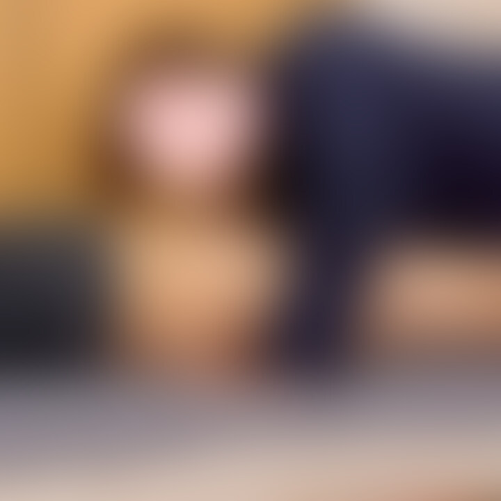 【顔モザうすめver.】生理がほぼ終わりかけだけど、まだエッチできないのがもどかしくてフェラで襲った😽

最後は口内射精してもらったけど、一回手に出してからごっくん♡

手のひらに余ってるザーメンも隅々まで舐めて全部体内に入れたよ(*ﾉωﾉ)


動画の流れはこんな感じです！
・0:17~   ディープキス♡
・1:28~   旦那のズボンとパンツを脱がせる♡
・1:47~   たまたまを弄る♡
・2:03~   フェラ♡
・8:10~   口内射精♡
・9:06~   手のひらにザーメンを出してからごっくん♡
・9:34~   お掃除フェラ♡


単品販売もしている動画（顔モザ濃いめ）はこちら💖
https://myfans.jp/posts/6d06d936-5f42-45fa-8c80-db010485b34e



#いちゃいちゃ #イチャイチャ #むちむち #ムチムチ #グラマラス #デカ尻 #お尻 #おしり #巨乳 #美乳 #Hカップ #人妻 #新妻 #新婚夫婦 #カップル #素人 #個人撮影 #20代 #欲求不満 #淫乱 #口内射精 #口内発射 #ごっくん #精飲 (2/2)