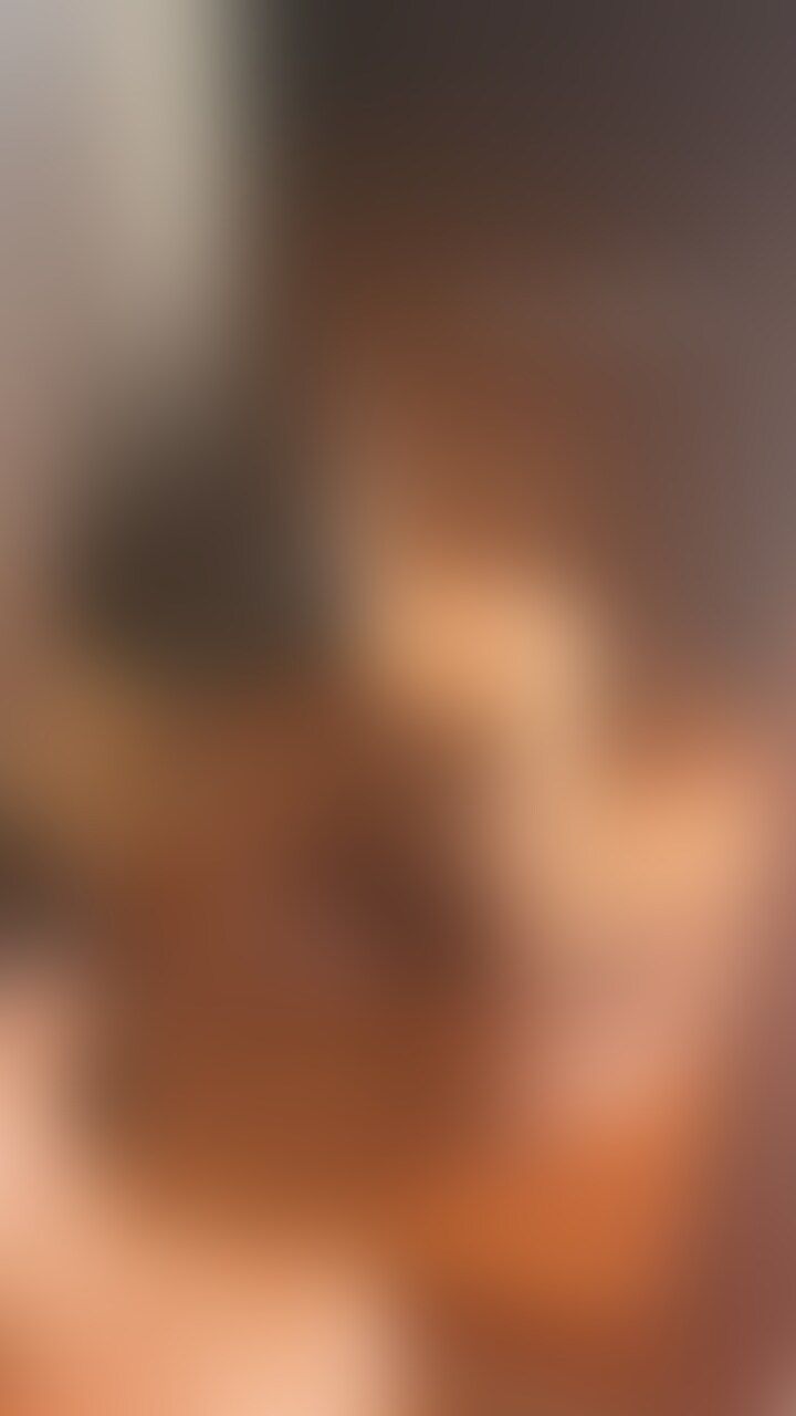 鏡の前で汗だく無○正ディルドオナニー
床にディルドをつけて前後の腰の動き練習の別アングルです。
鏡越しの動画ってなんか盗○っぽいね///
身体のラインも正面アングルとは見え方違うし、いろんな角度からしのぴを見てほいいな💕 (2/2)