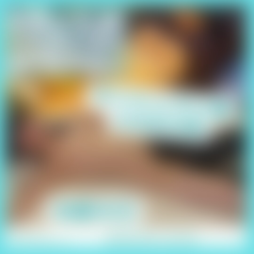 目隠し＋顔出し版→ https://myfans.jp/posts/5d1dd5c2-684b-4fbc-9dde-1803fb2bbdde
フルサイズ版→ https://myfans.jp/posts/c1b9d4ca-ad35-4d20-9e86-ca556fd466c5
前回→ https://myfans.jp/posts/8993386c-c718-40df-871e-54f909e6d004
【動画紹介】
　マゾメスさらちゃんを久々に○○○。今回もドタキャン続きで3ヶ月ぶりとかでした。それでも○○○されたいらしいので土下座貢ぎ懇願させてあげたり、オモチャ責めでしっかりお仕置きしたりと念入りに躾けを行ってあげました
　いつもの快楽責めに加えて、今回はTENGA uniを使ったり、脳イキ開発を行ったりと多岐にわたる責め方をしているのでけっこうなボリューム感です。彼女らしくバチボコ系も多めなので快楽責めとバチボコ両方楽しめる90分となっています
　当然のように今回も生ハメ中出ししてNTR○○○仕込んであげてます。目隠し状態とは言え、他人棒咥えての舌出しアクメの表情までしっかり楽しめます。満喫してください🙃

　ちなみに、この日会った後に1年ほど会えなくなるということを伝えられたので、残念ながら彼女の動画はこれが最後になるかもしれません。ドタキャンじゃないので今回は許すことにしました(笑)
　運が良ければまた会えるかな、くらいに考えておきましょう😌
　
　気に入った動画にはイイネやシェアで反応して下さると嬉しいです。感想もお待ちしておりますので、メッセージに送ってくださいね！ (2/2)