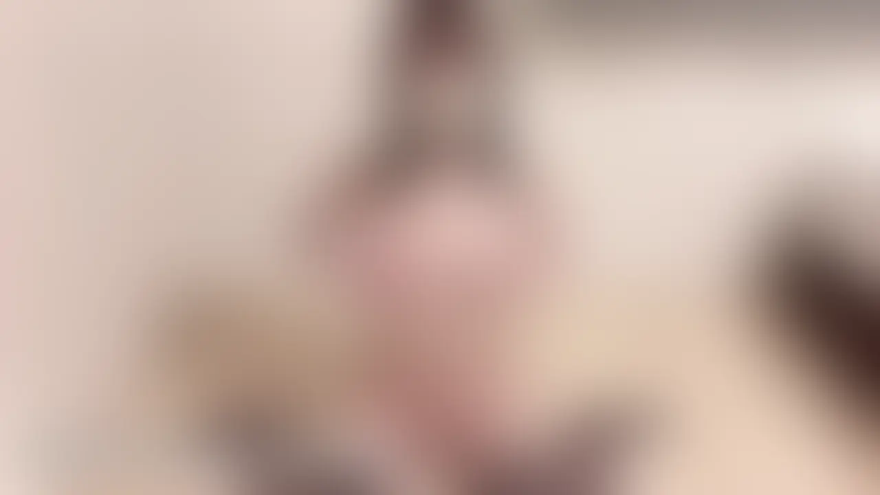 こんばんは🌙
アラサーぼっちOLのさおりです。

みなさんは大きいお尻は好きですか？🥺

私、最近どんどんお尻が成長してる気がして…💦

恥ずかしいけど見せちゃうね😳🩷✨ (2/2)
